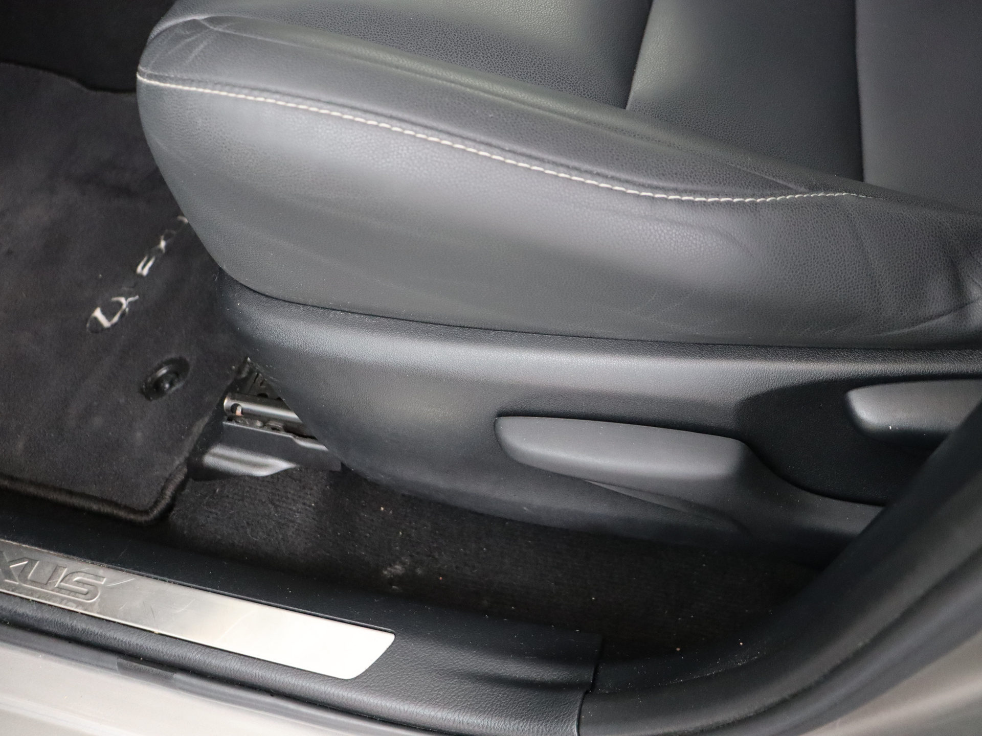 Foto van Lexus NX