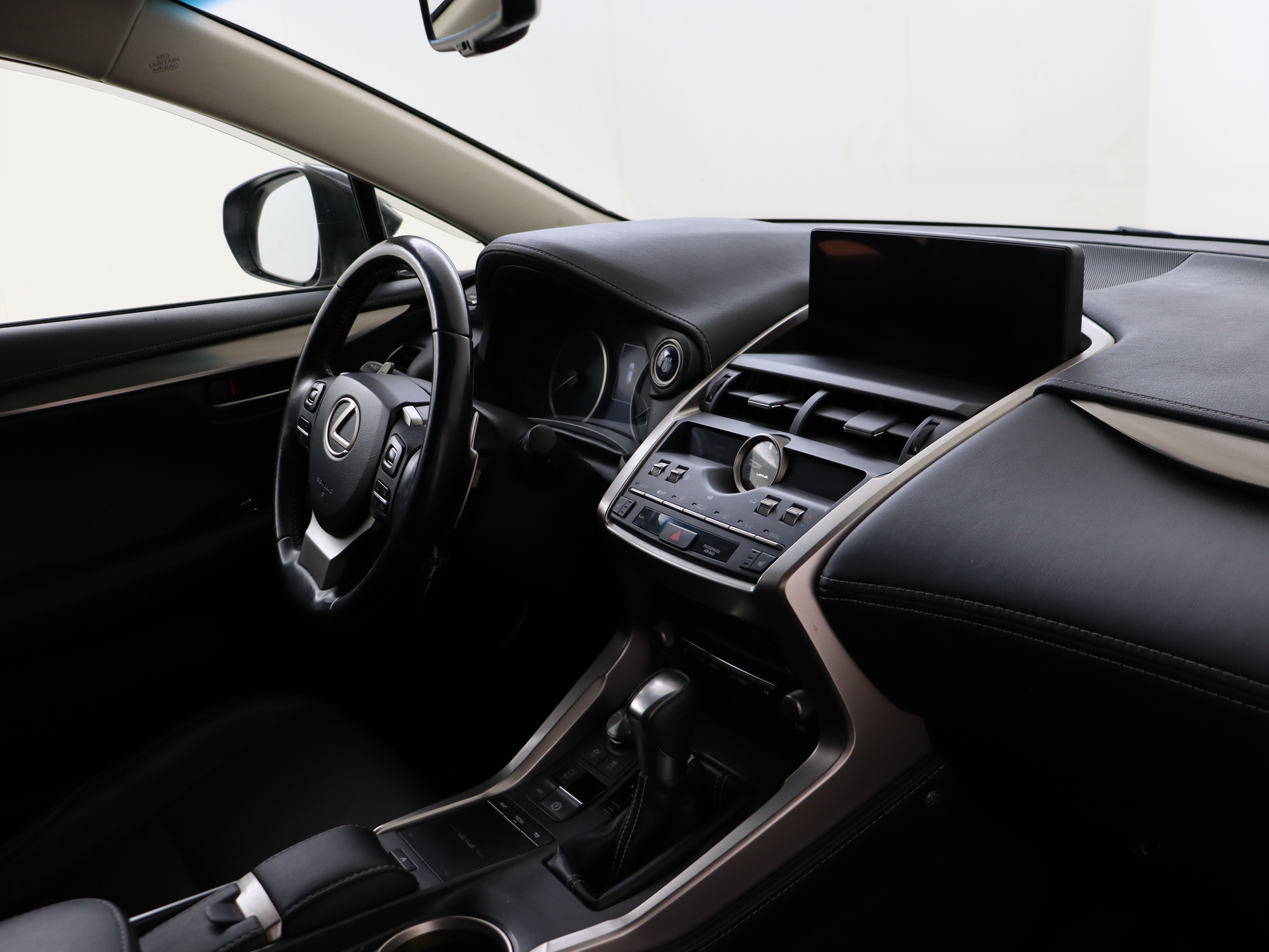 Foto van Lexus NX