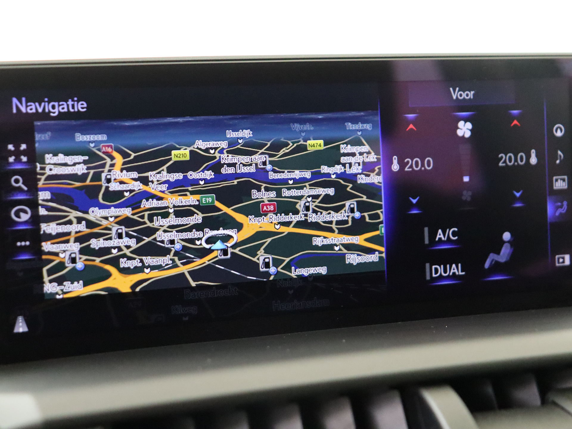Foto van Lexus NX
