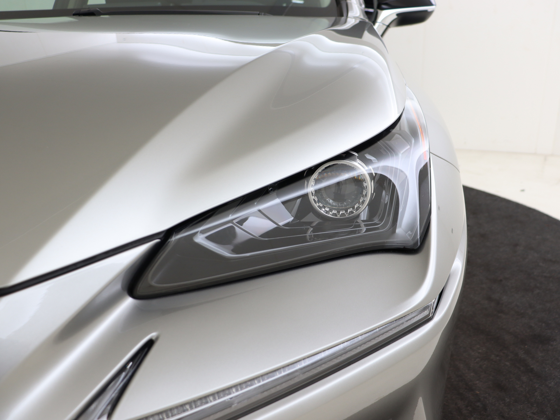 Foto van Lexus NX