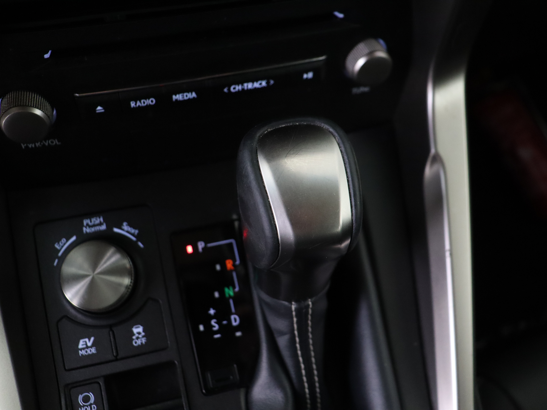 Foto van Lexus NX