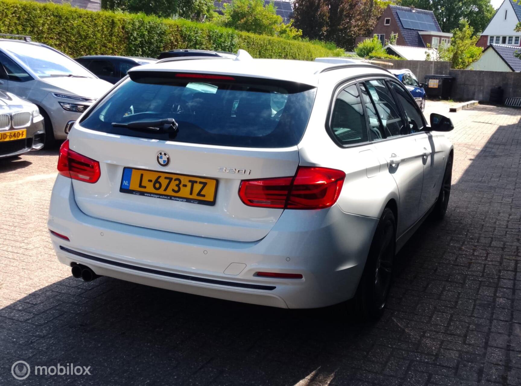 Foto van BMW 320i