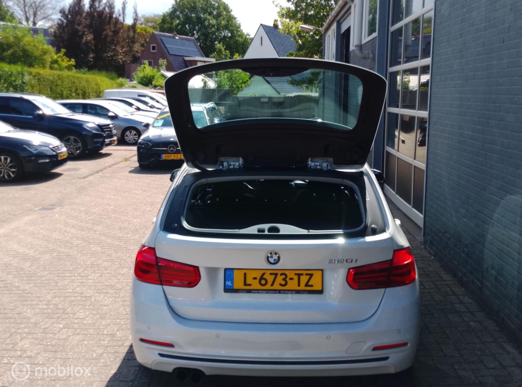 Foto van BMW 320i