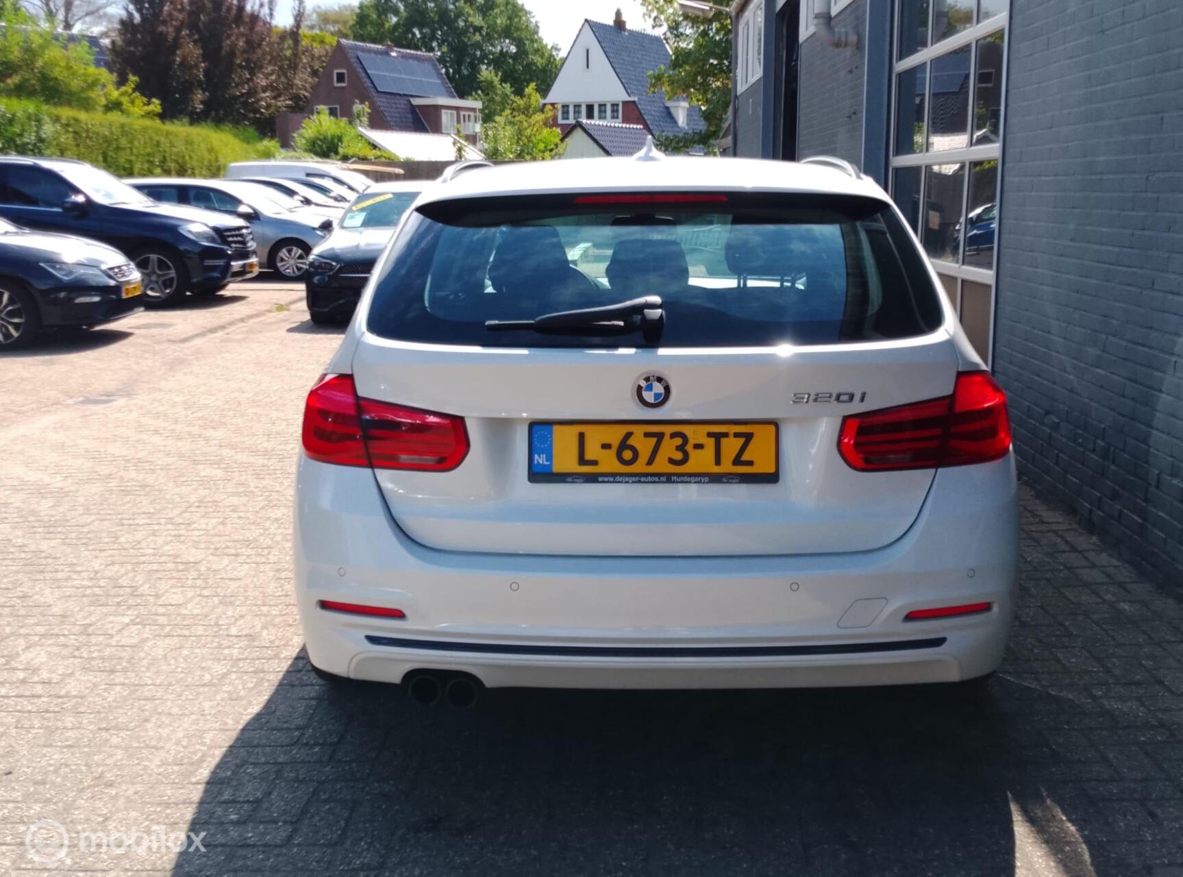 Foto van BMW 320i