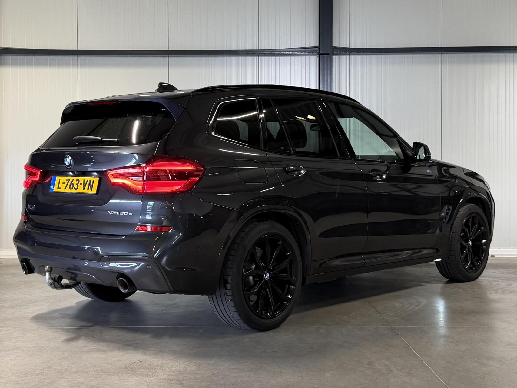 Foto van BMW X3 Xdrive30e