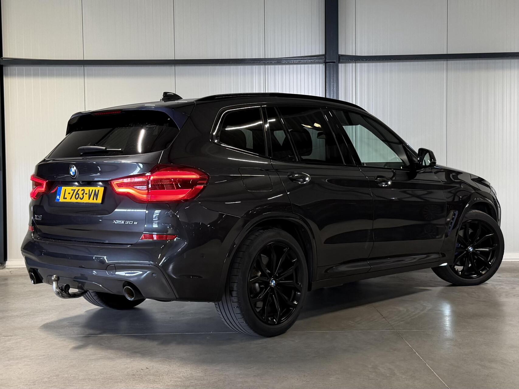 Foto van BMW X3 Xdrive30e