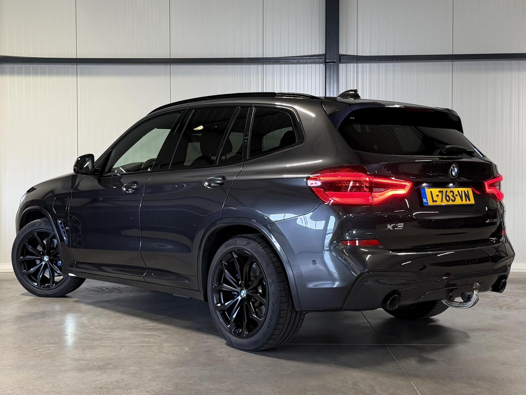 Foto van BMW X3 Xdrive30e