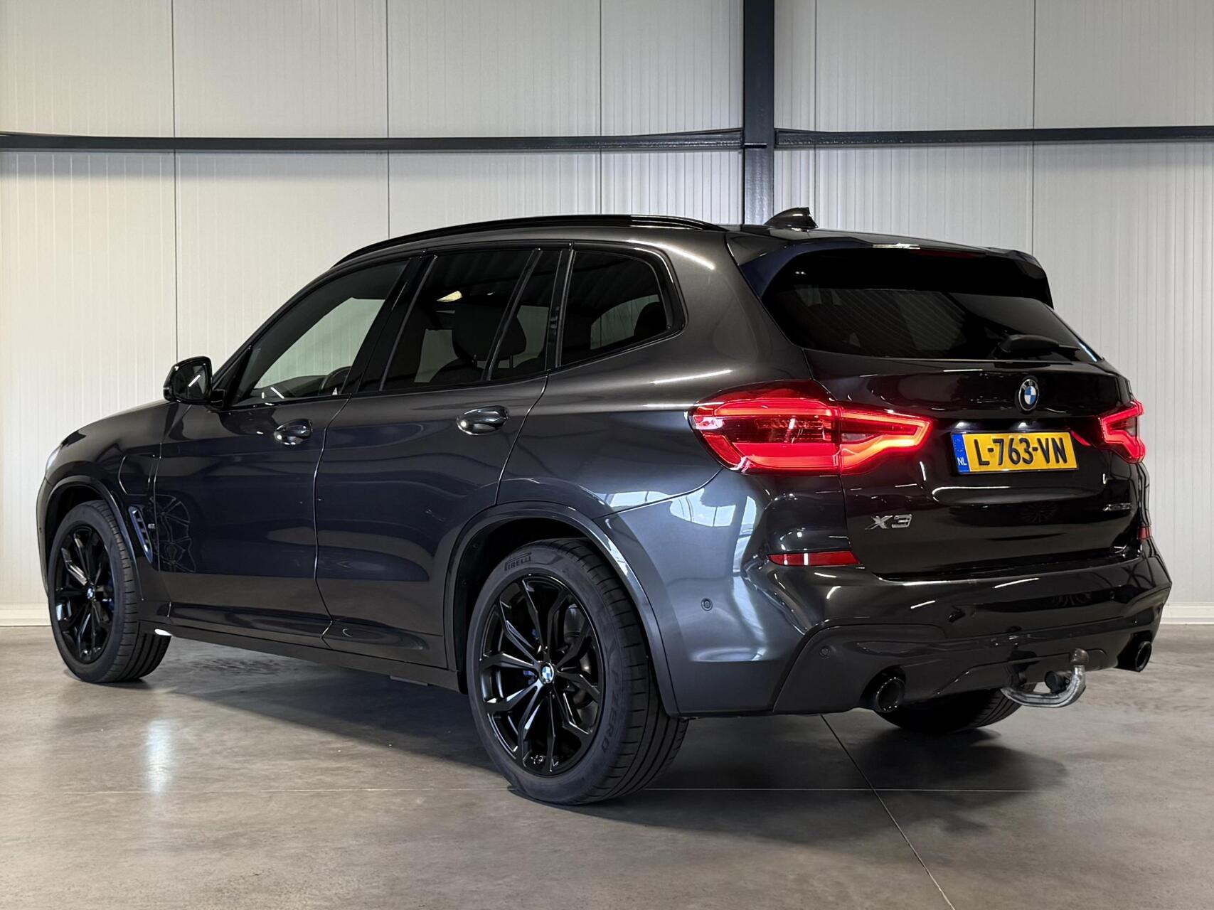 Foto van BMW X3 Xdrive30e