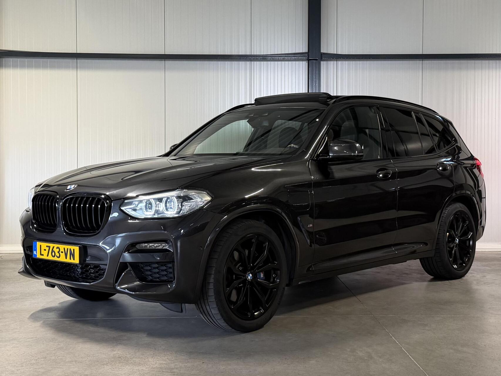 Foto van BMW X3 Xdrive30e