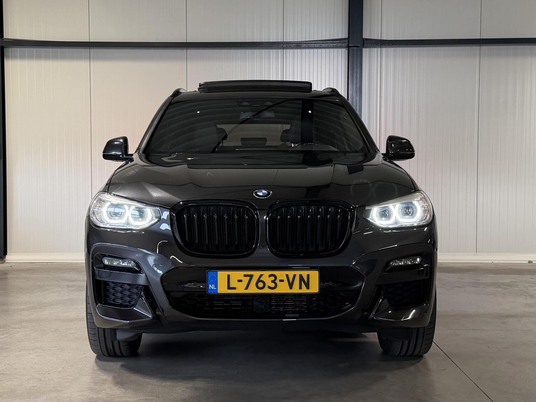 Foto van BMW X3 Xdrive30e