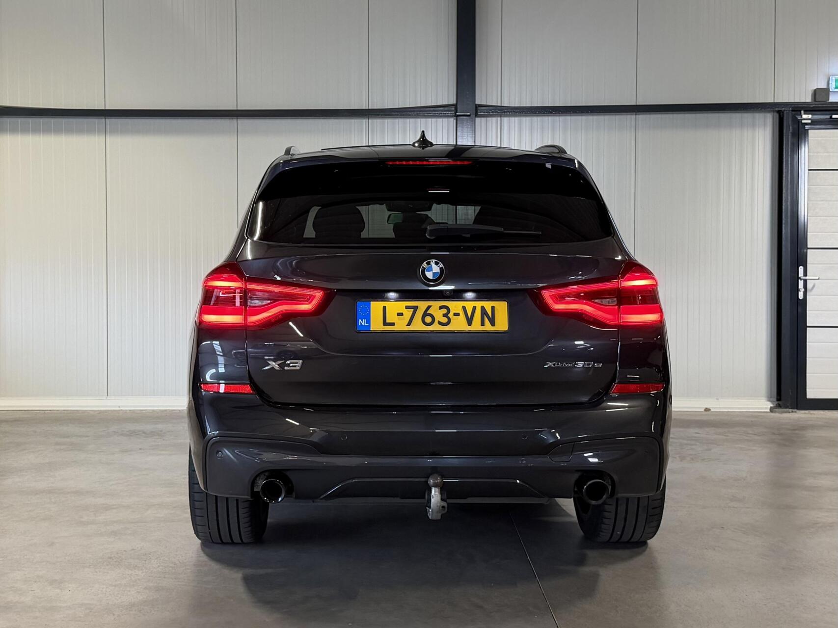 Foto van BMW X3 Xdrive30e