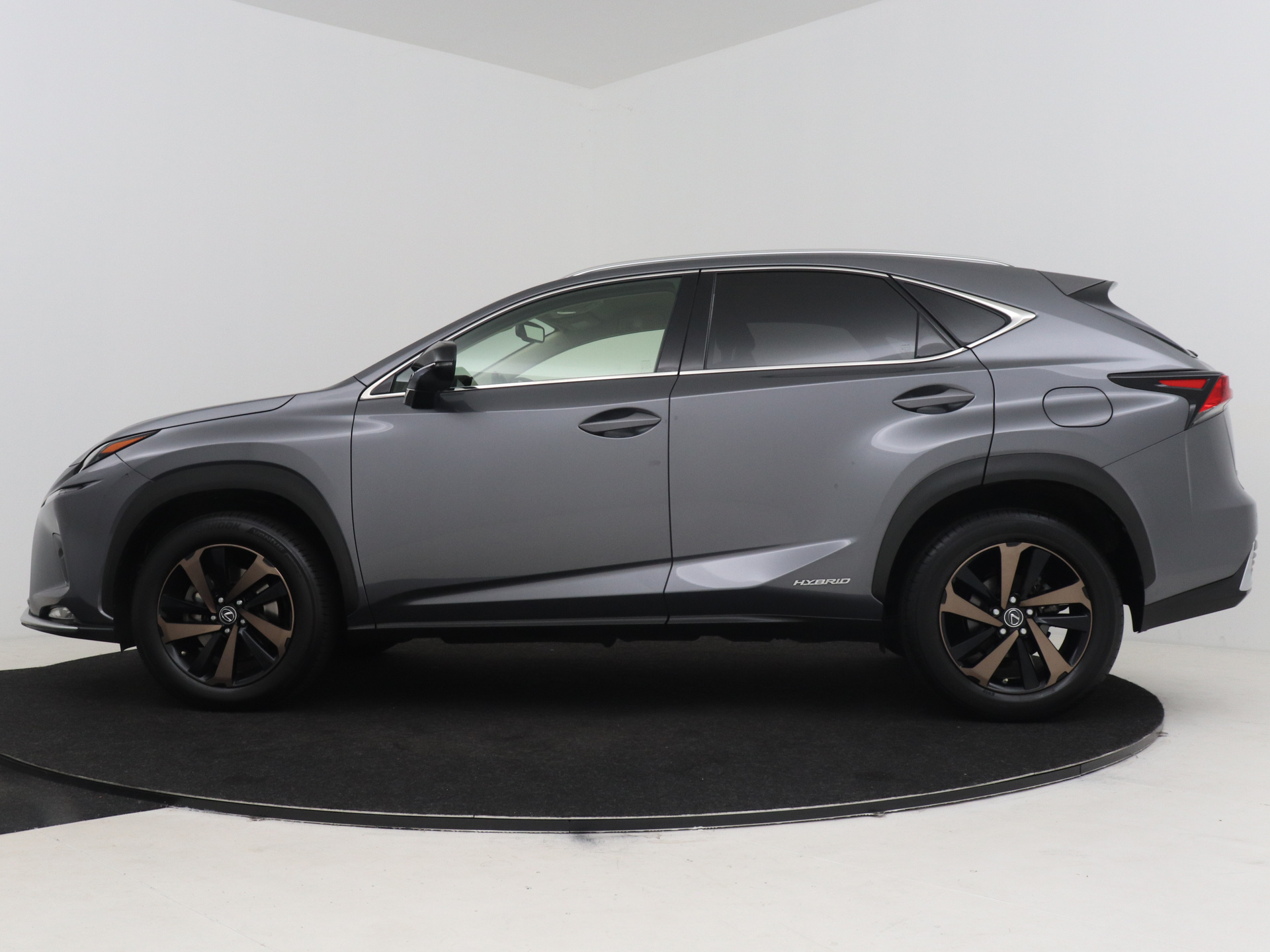 Foto van Lexus Lexus Nx300h