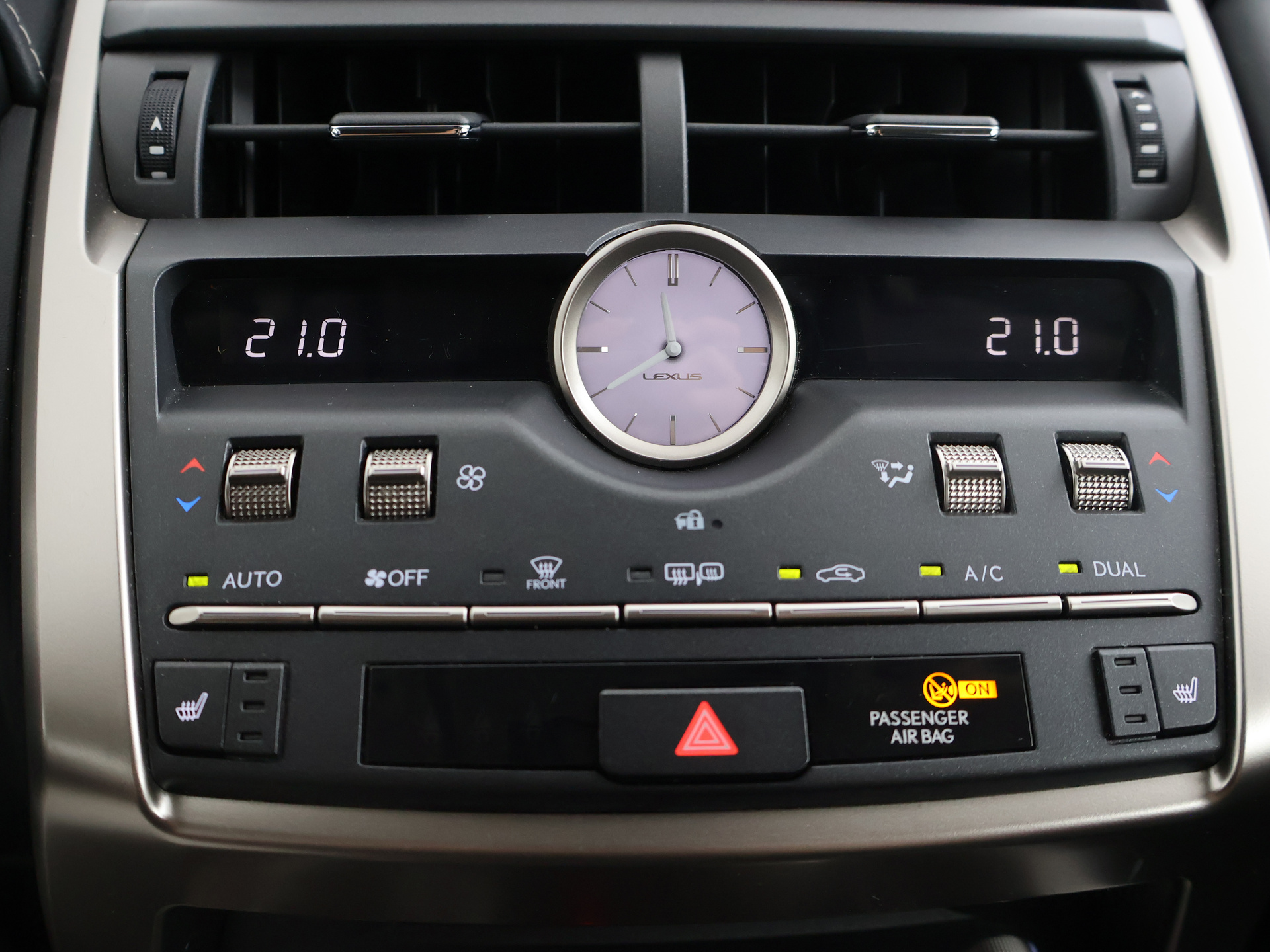 Foto van Lexus Lexus Nx300h