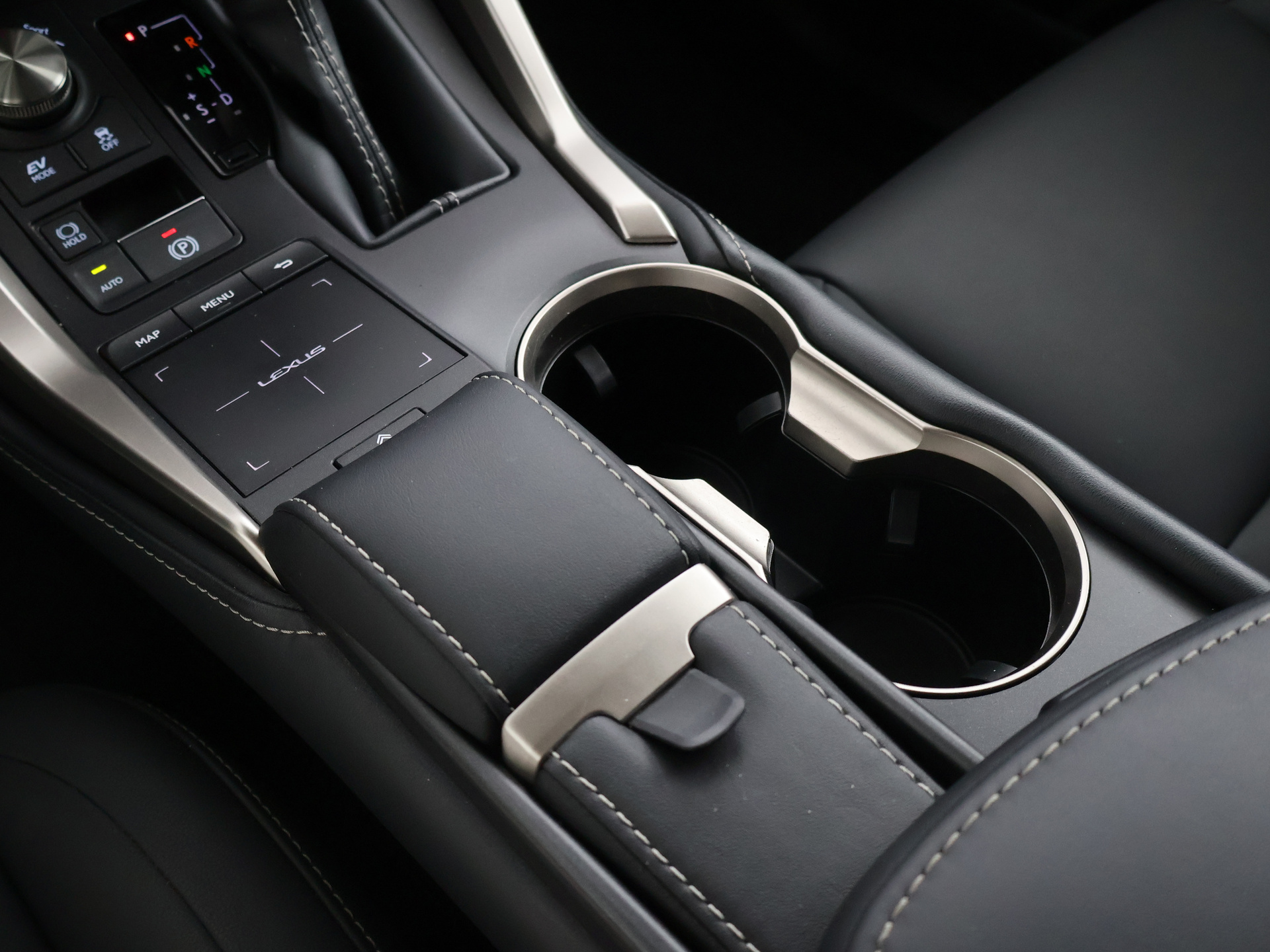 Foto van Lexus Lexus Nx300h