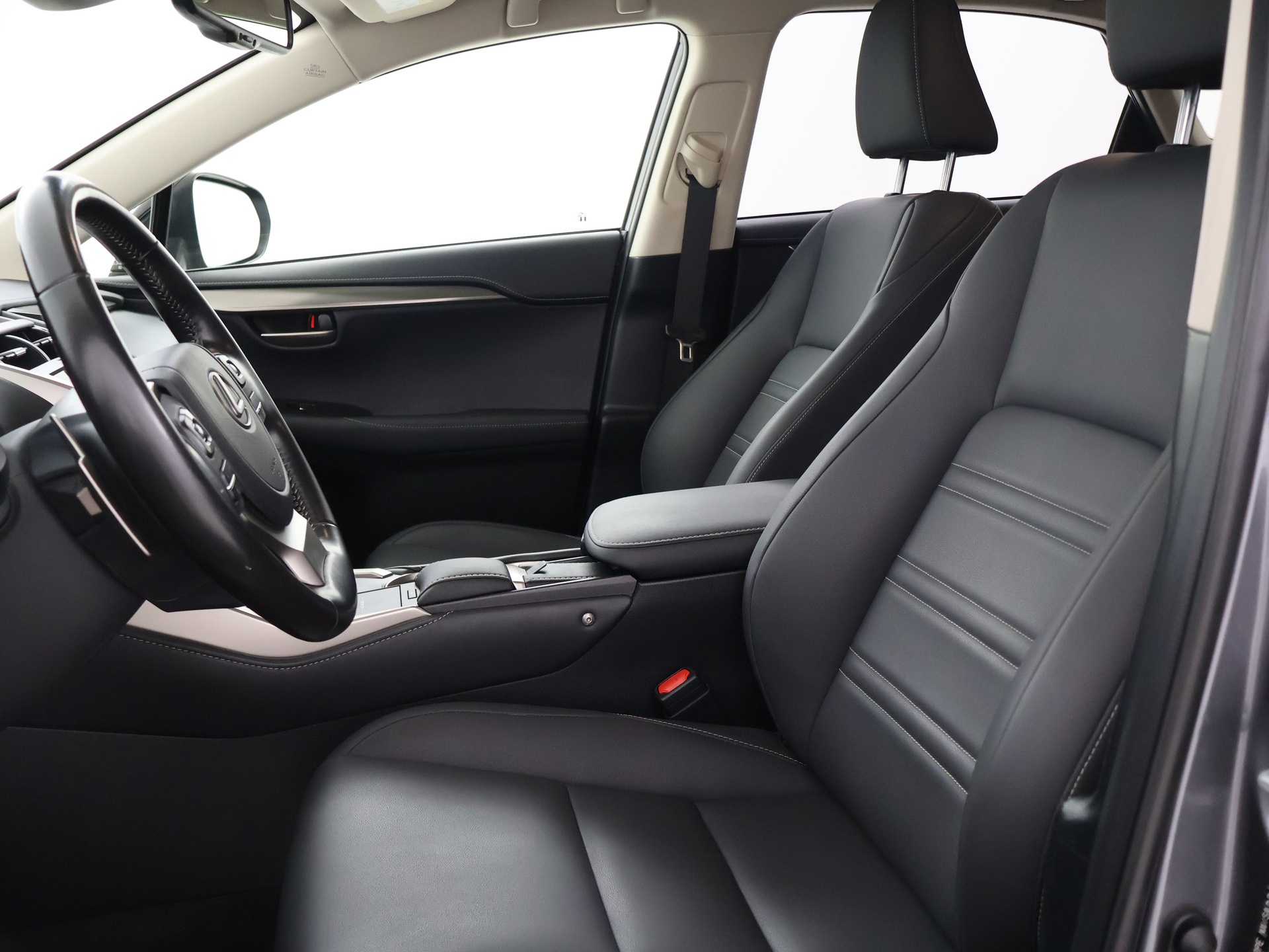 Foto van Lexus Lexus Nx300h