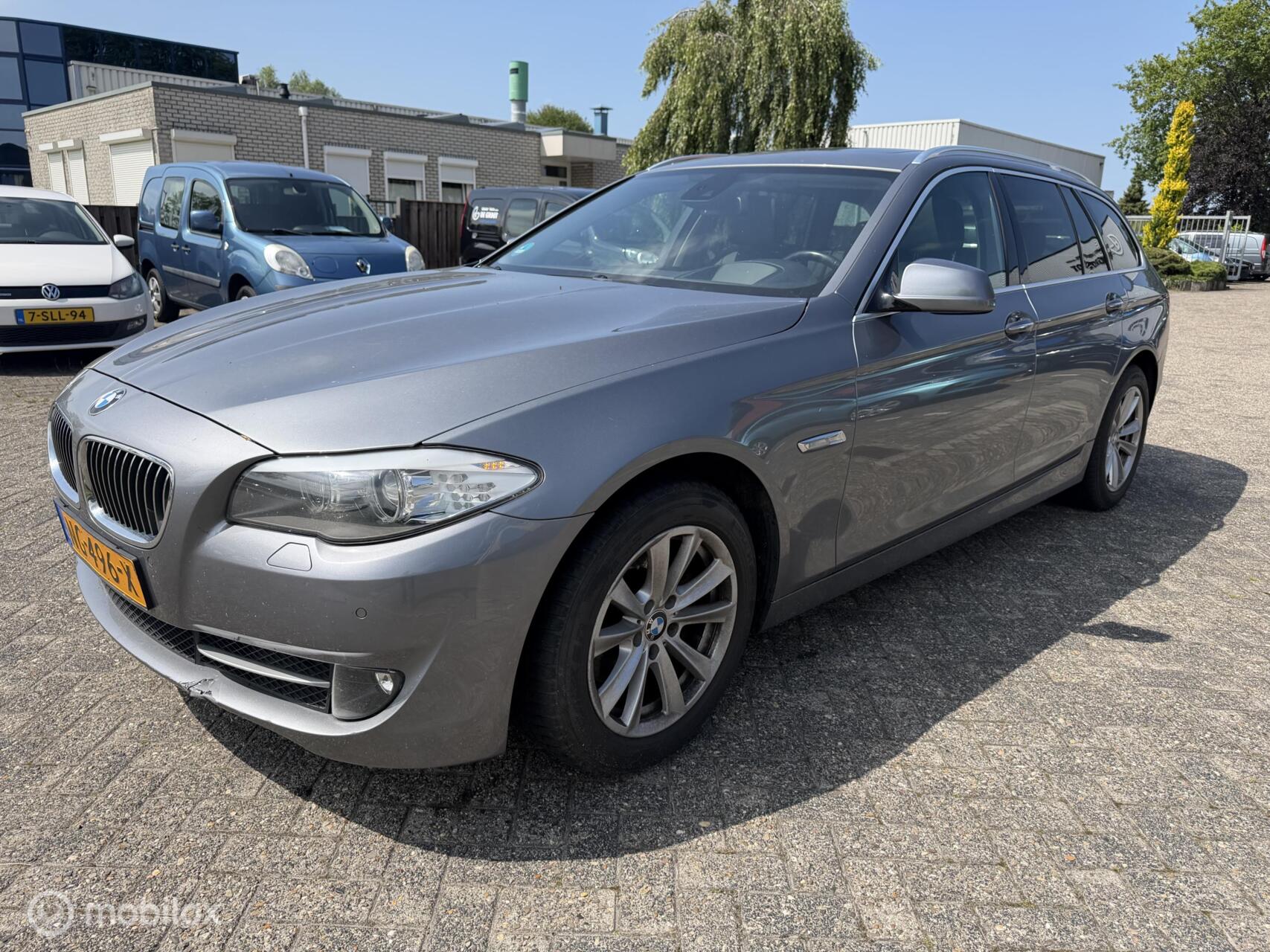 BMW 5-serie Touring 523i Executive 2011 - voorkant