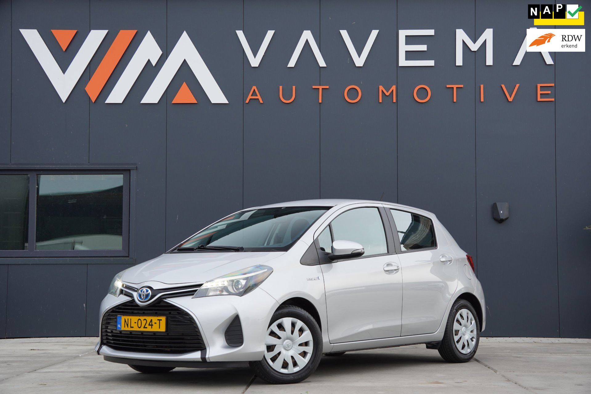 Toyota Toyota Yaris Hybrid 1.5 Hybrid Aspiration 2017 5 Deurs Airco Automaat Scherm Bluetooth Camera 2017 - voorkant