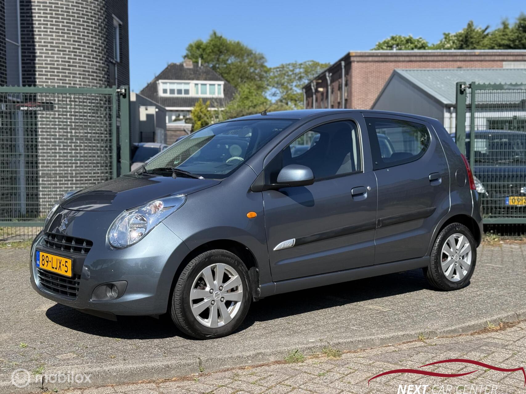Suzuki Alto 1.0 Exclusive 2010 - voorkant