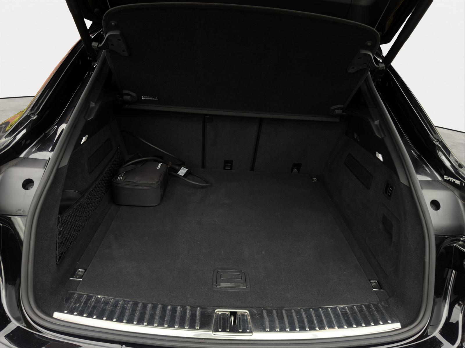 Foto van Porsche Cayenne E-hybrid