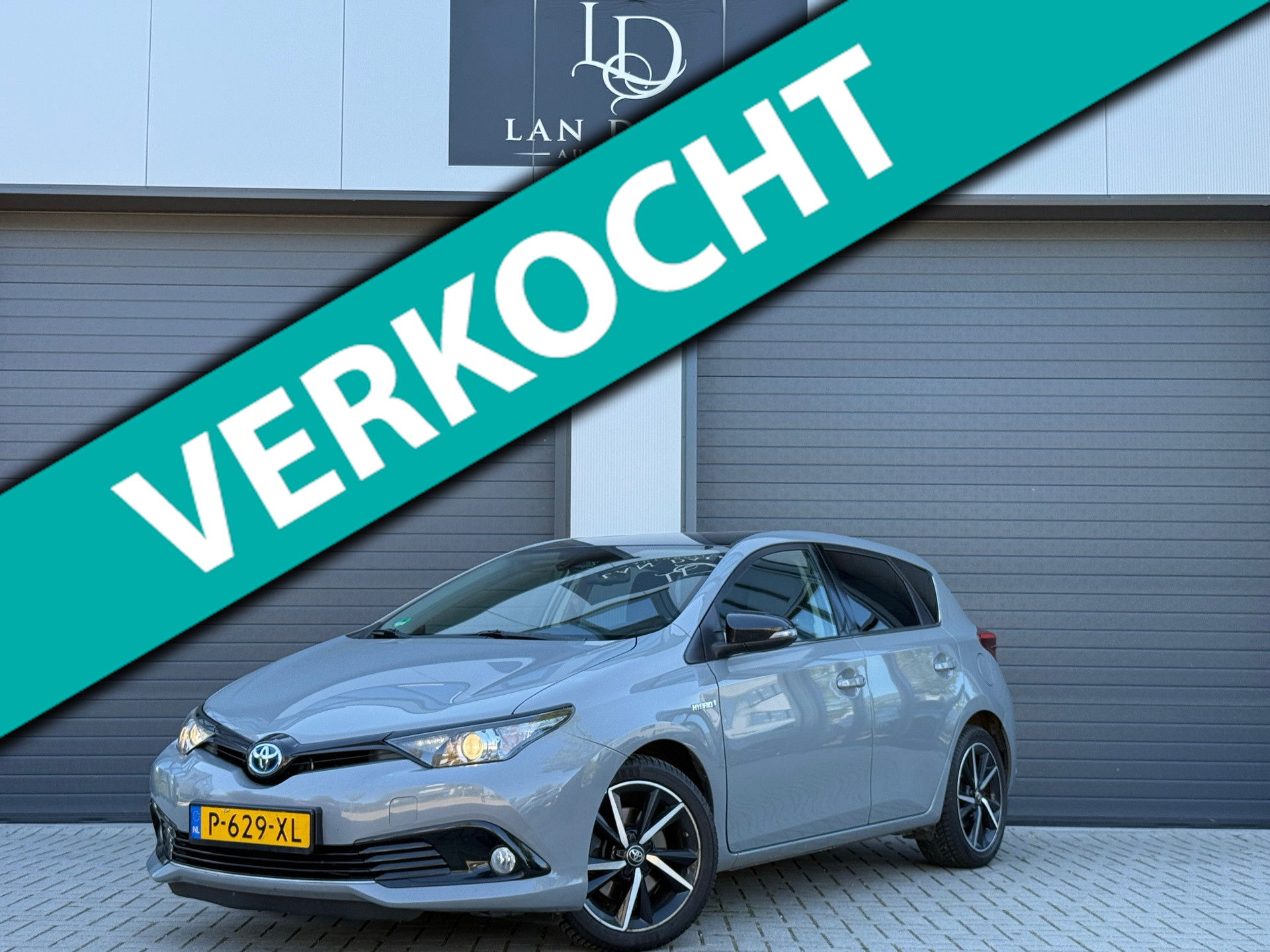 Toyota Toyota Auris 1.8 Hybrid Black Edition / NARDO GREY / AUTOMAT 2018 - voorkant