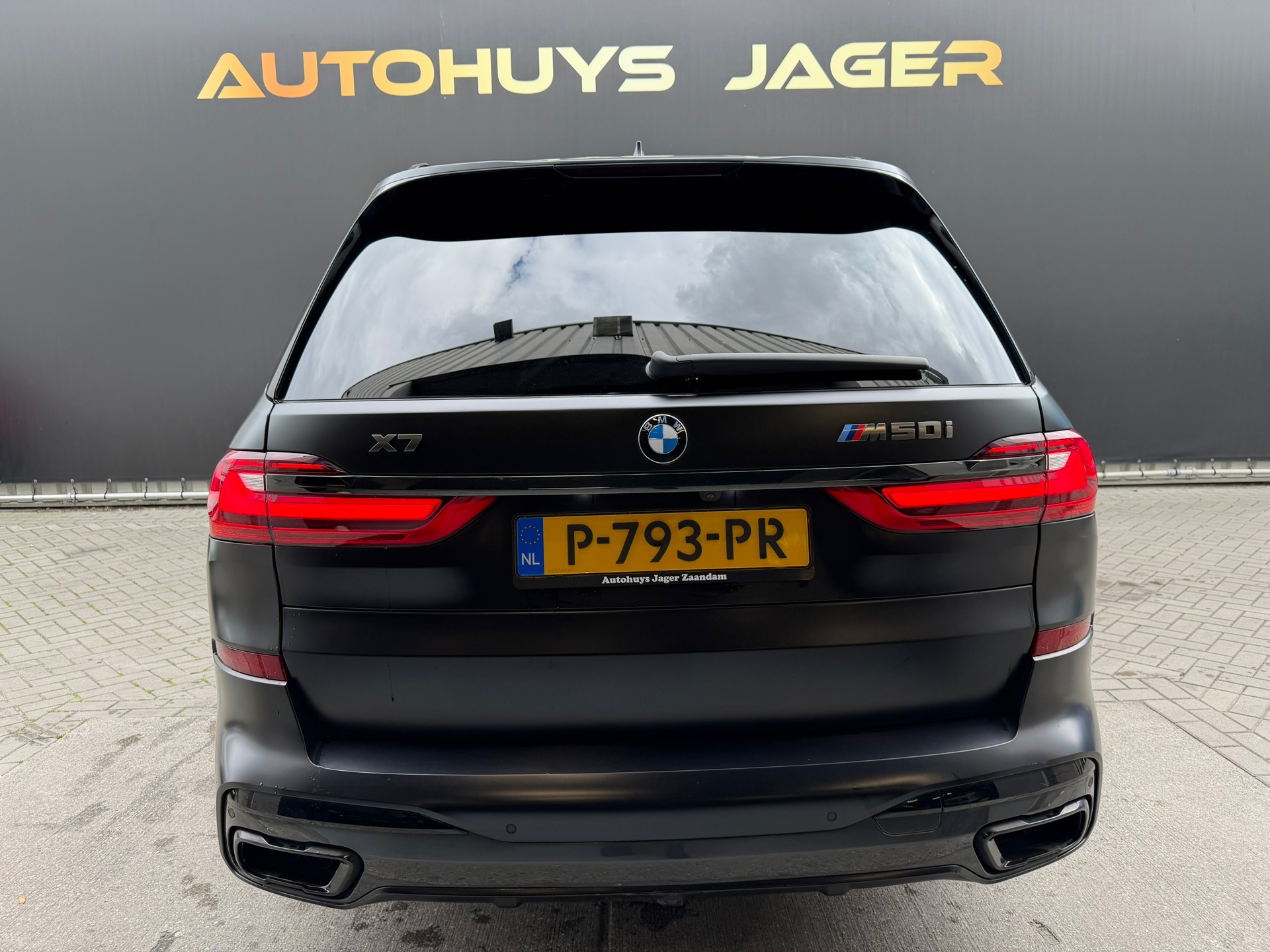 Foto van BMW X7 M50i
