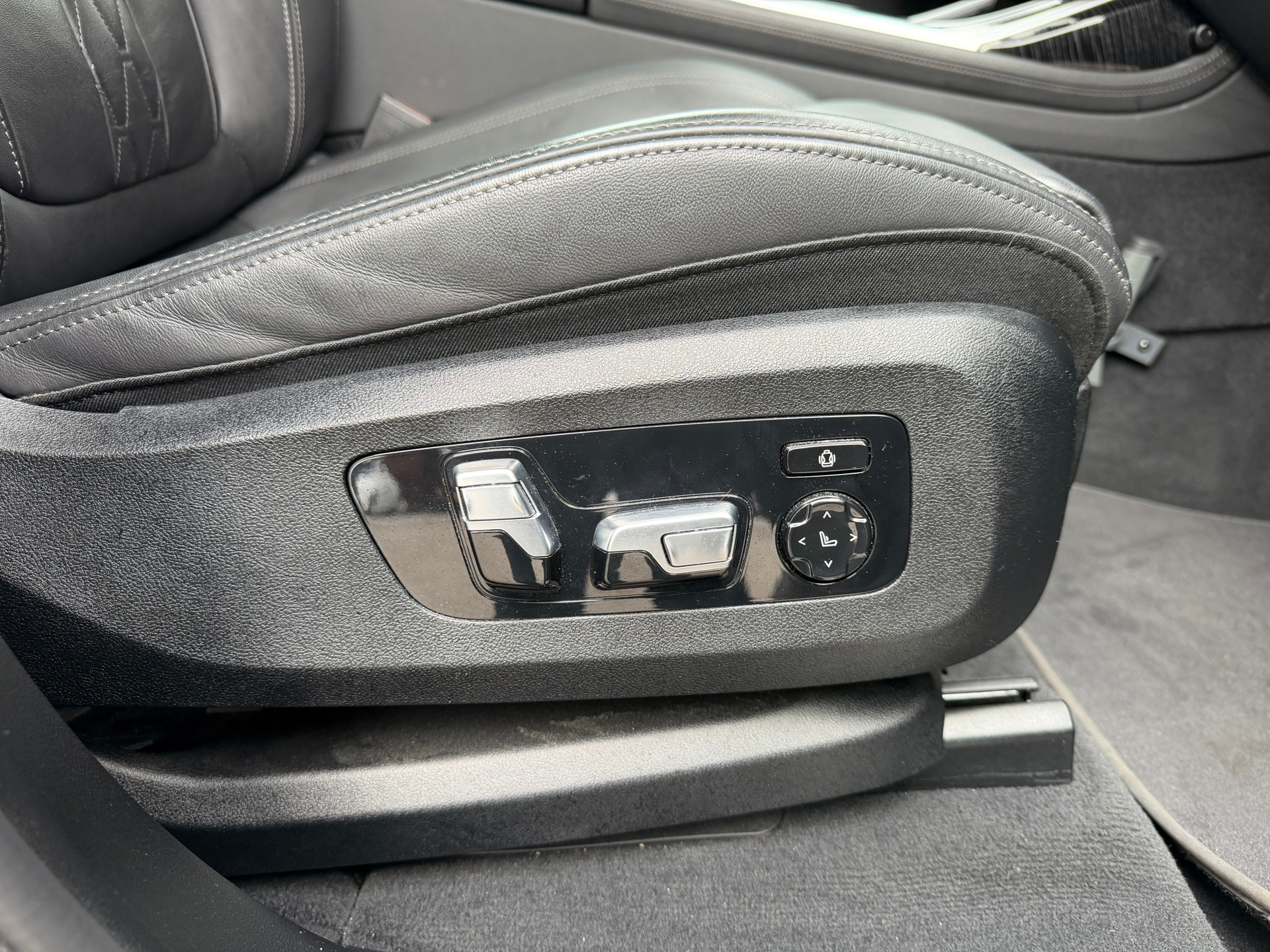 Foto van BMW X7 M50i
