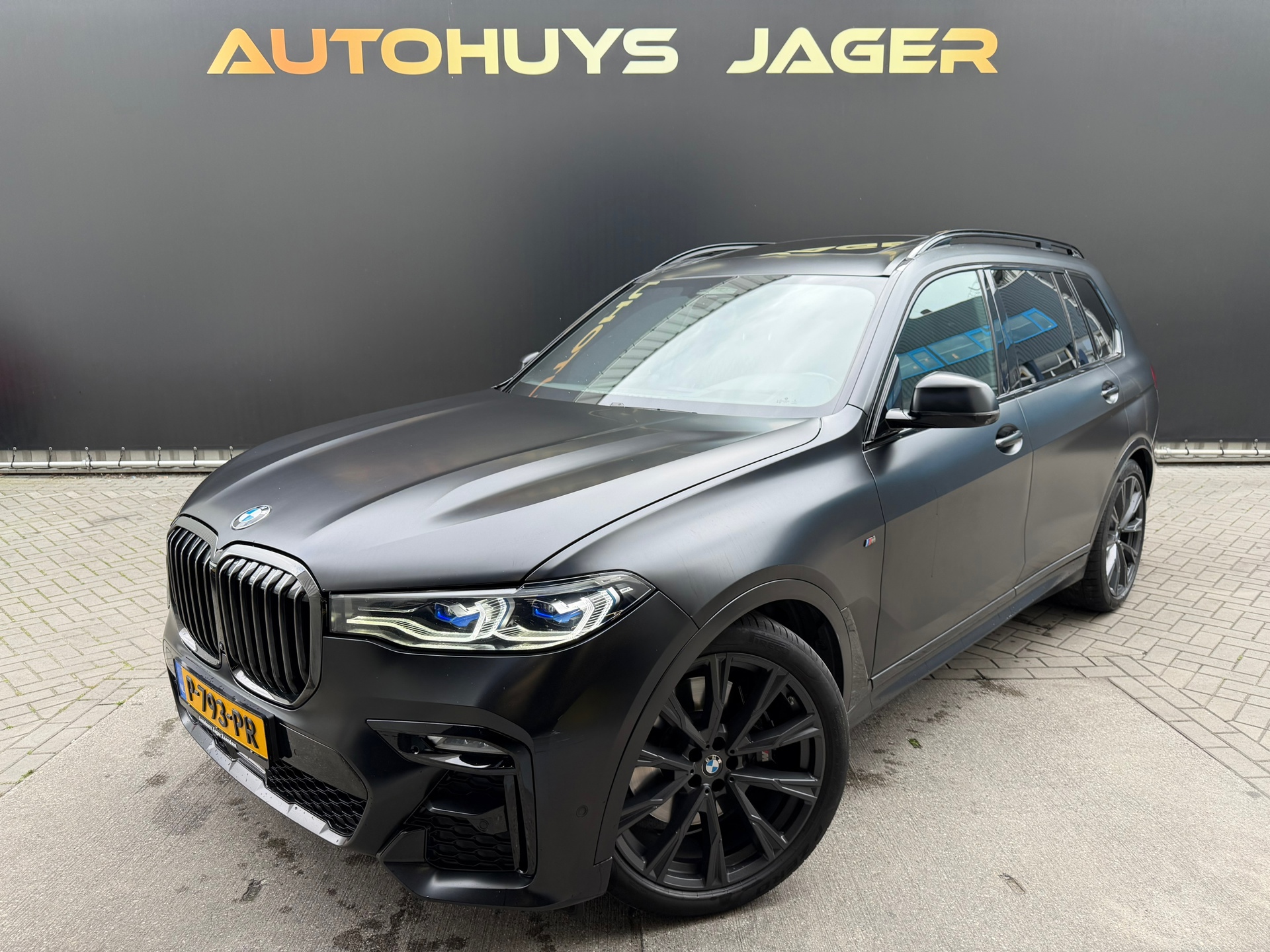Foto van BMW X7 M50i