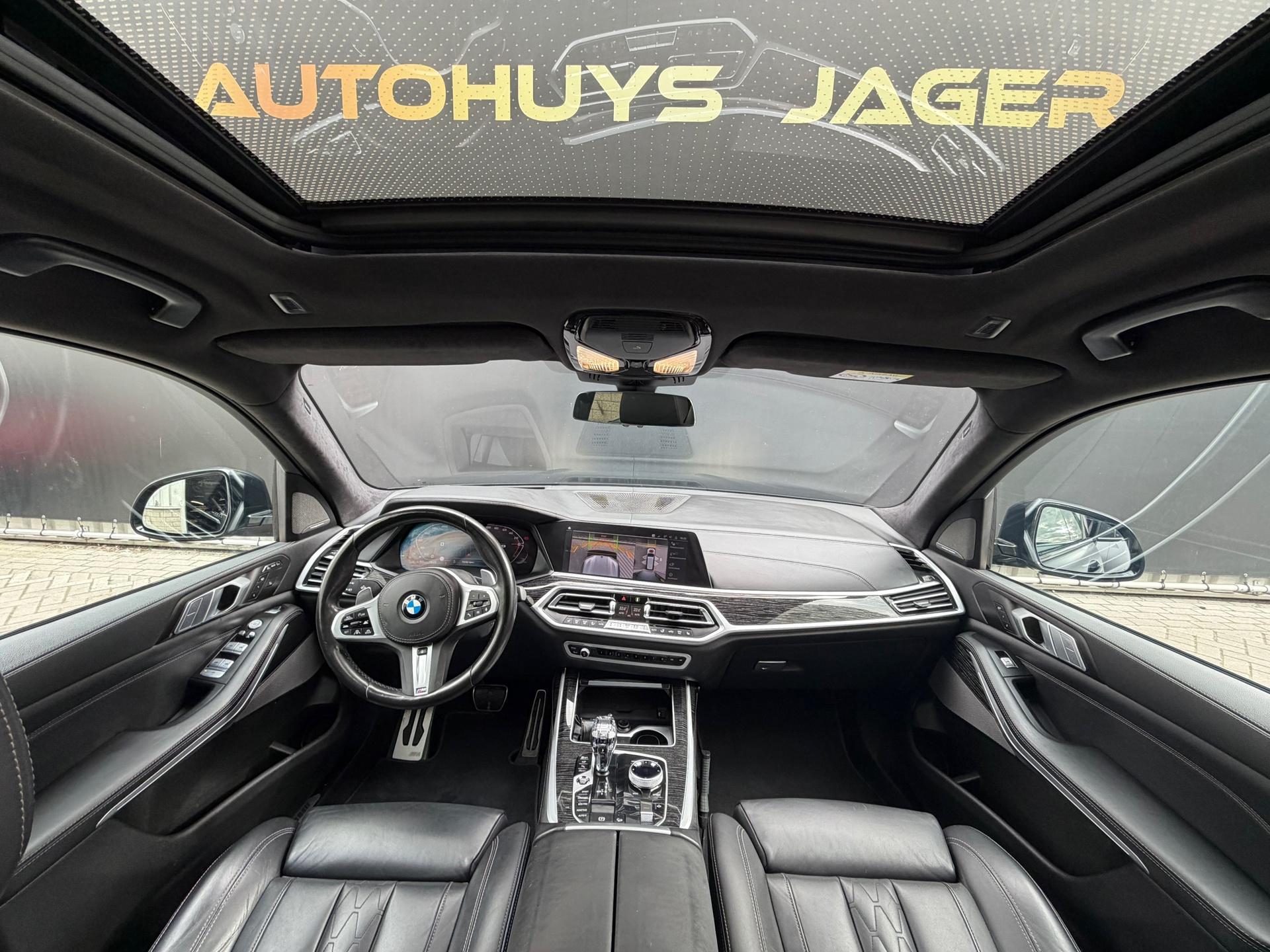 Foto van BMW X7 M50i