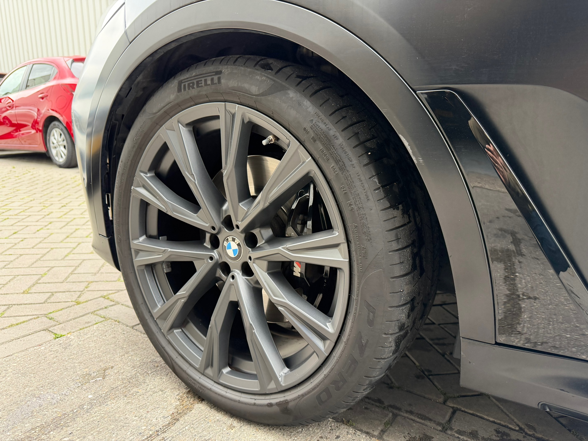 Foto van BMW X7 M50i