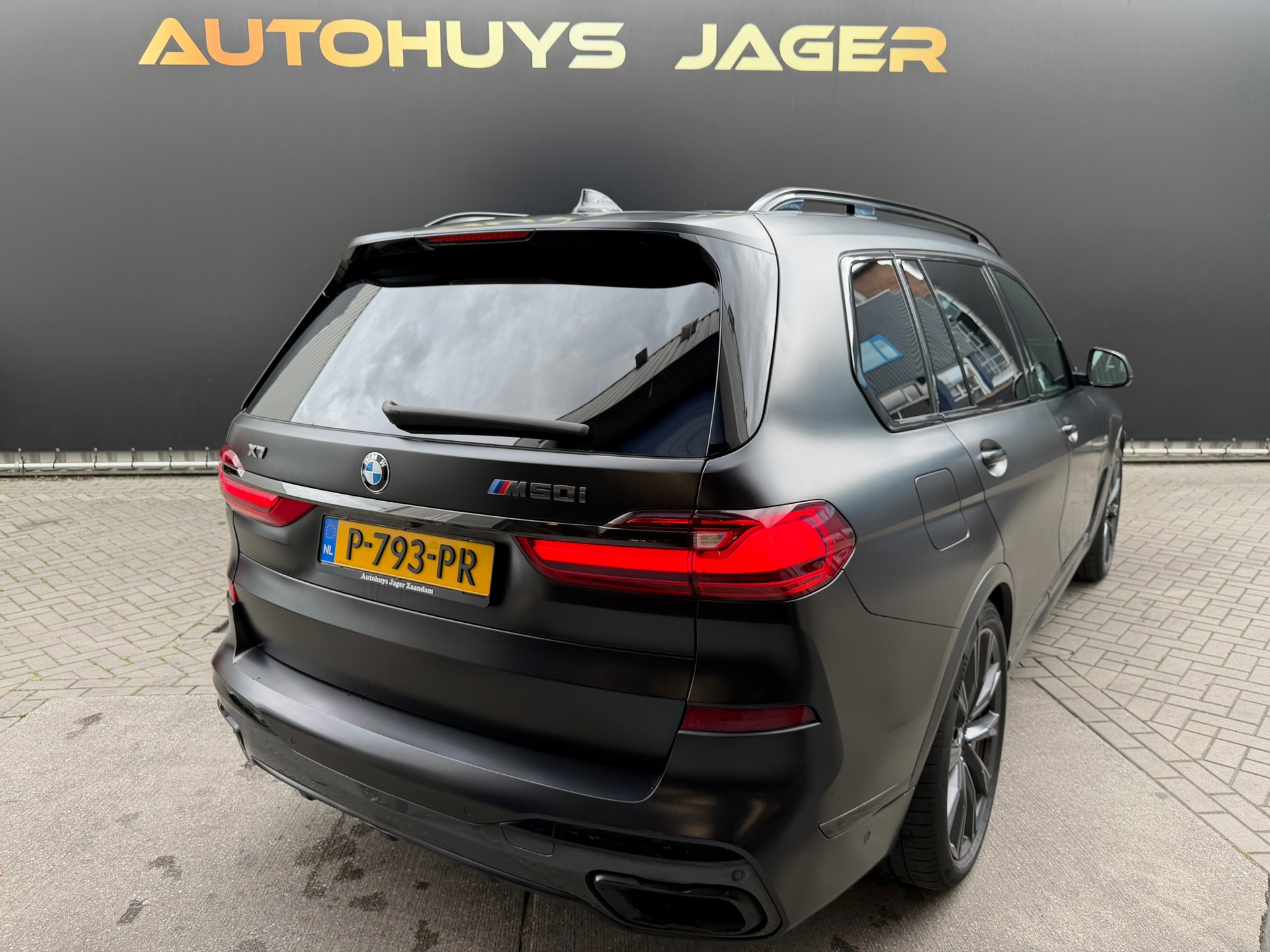 Foto van BMW X7 M50i