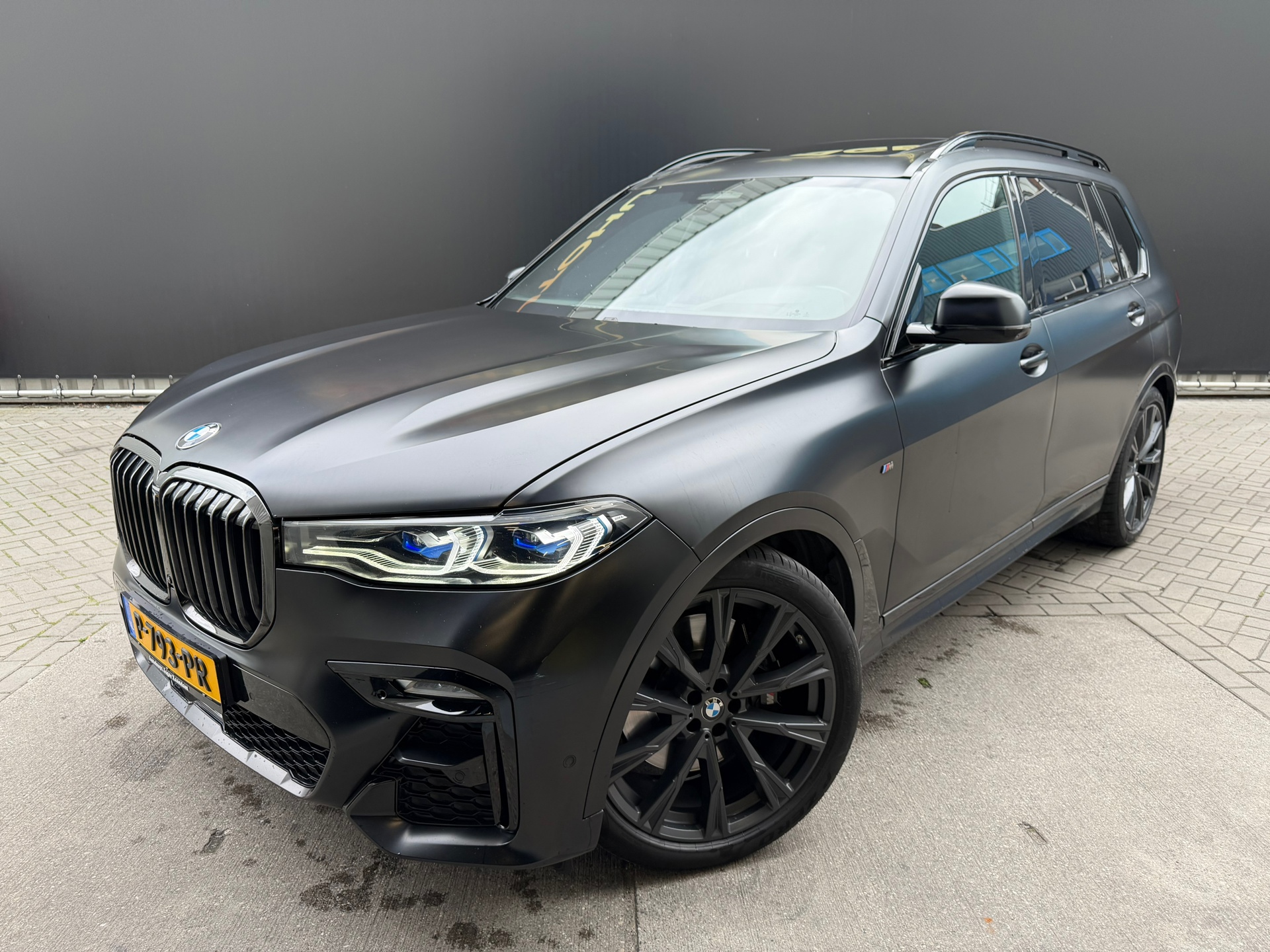 Foto van BMW X7 M50i