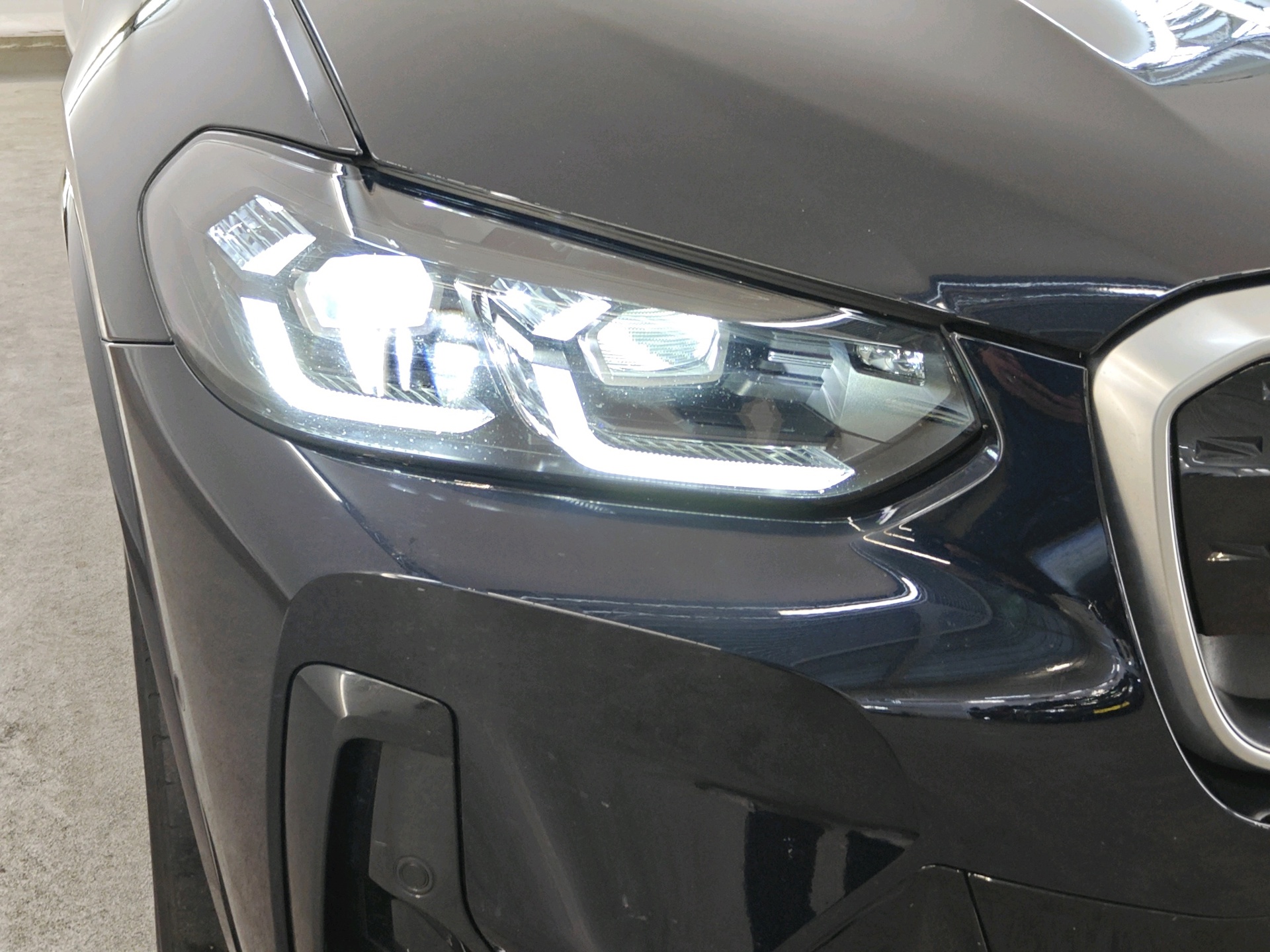 Foto van BMW Ix3