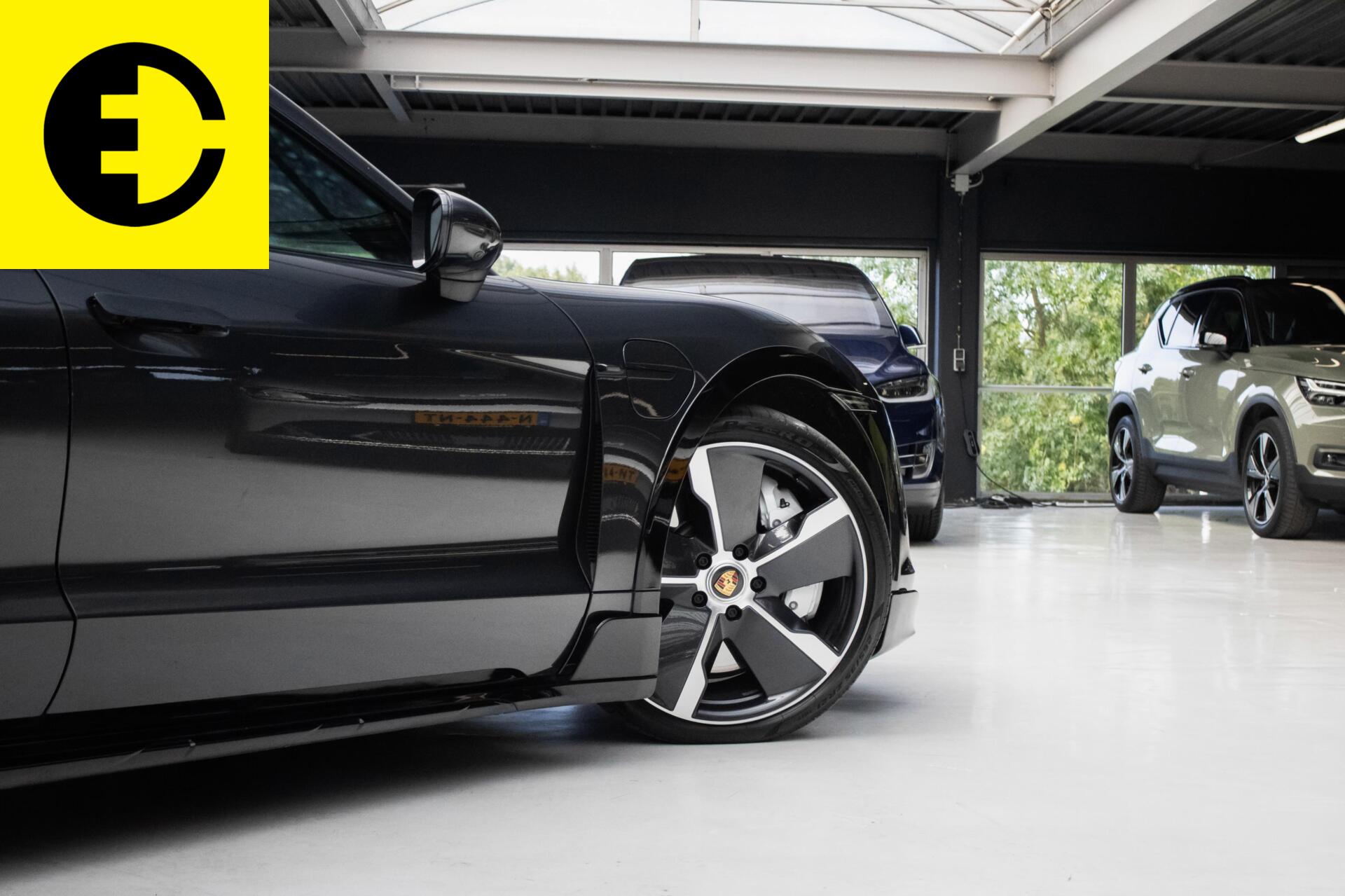 Foto van Porsche Taycan Turbo