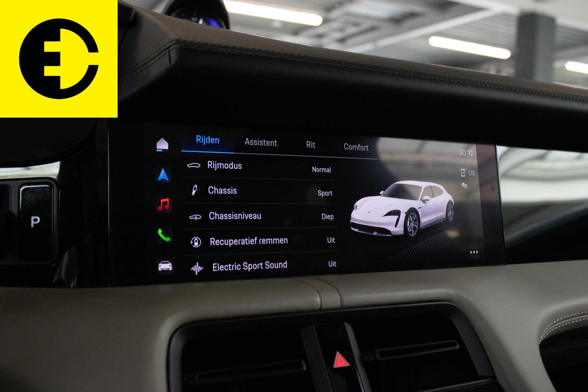 Foto van Porsche Taycan Turbo