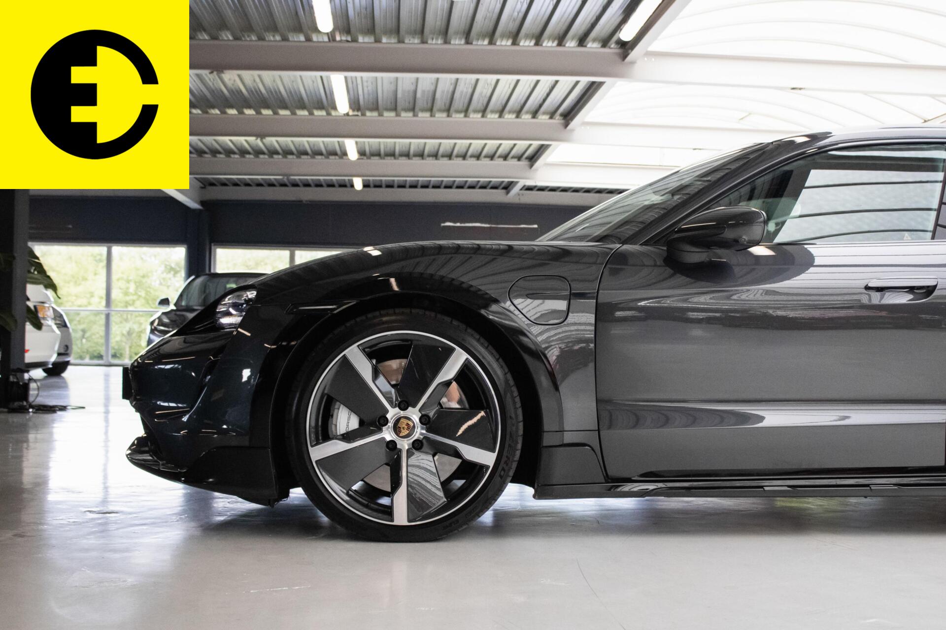 Foto van Porsche Taycan Turbo
