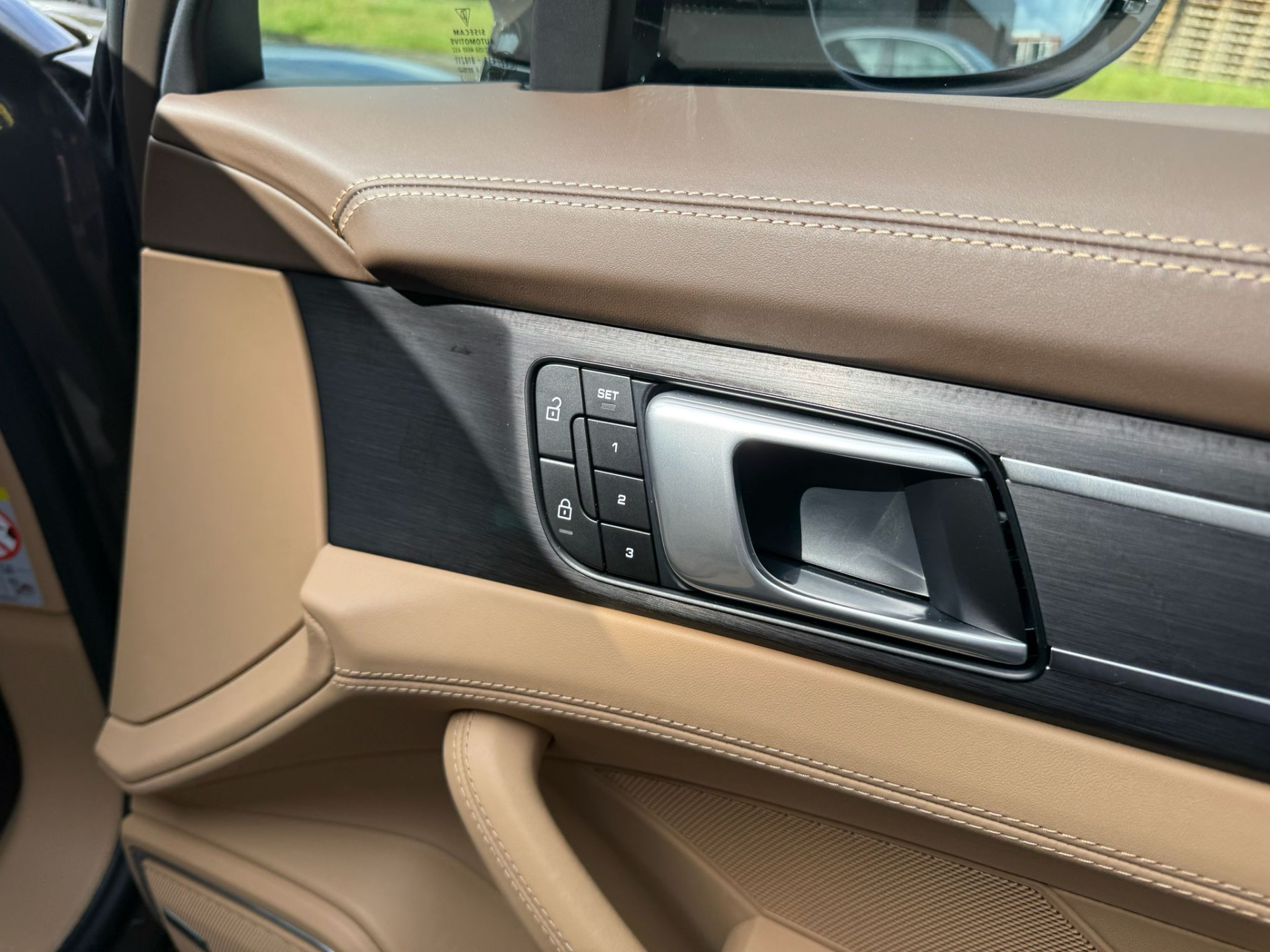 Foto van Porsche Panamera 4 E-hybrid