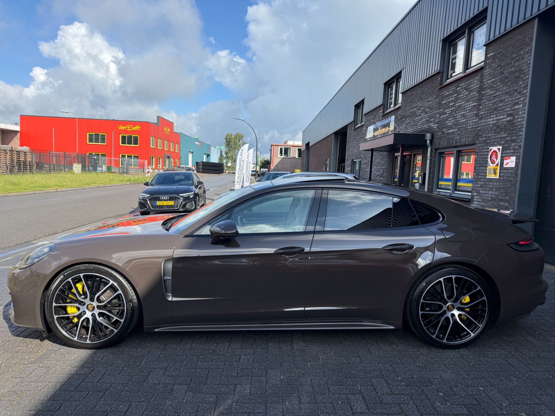 Foto van Porsche Panamera 4 E-hybrid
