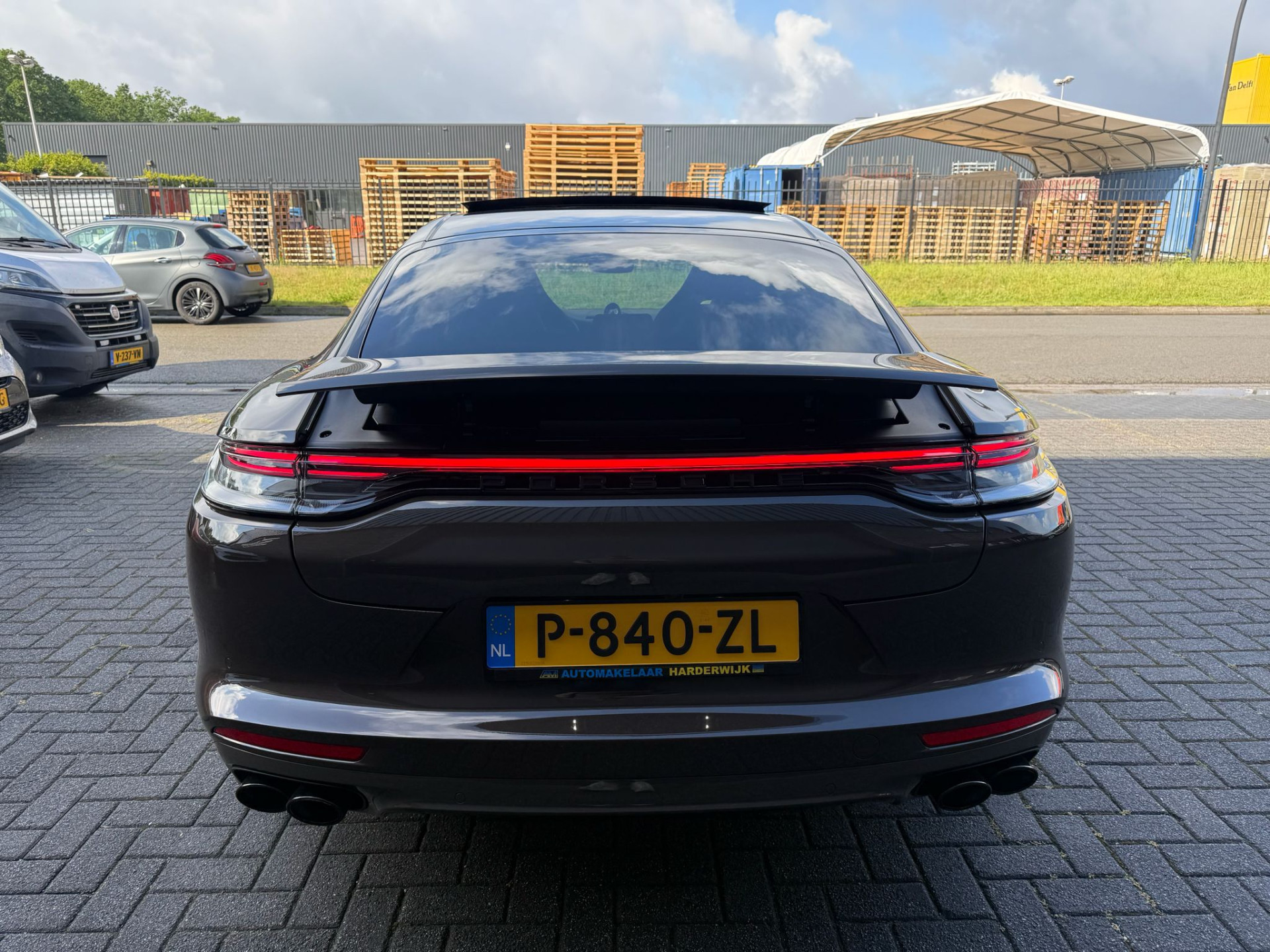 Foto van Porsche Panamera 4 E-hybrid