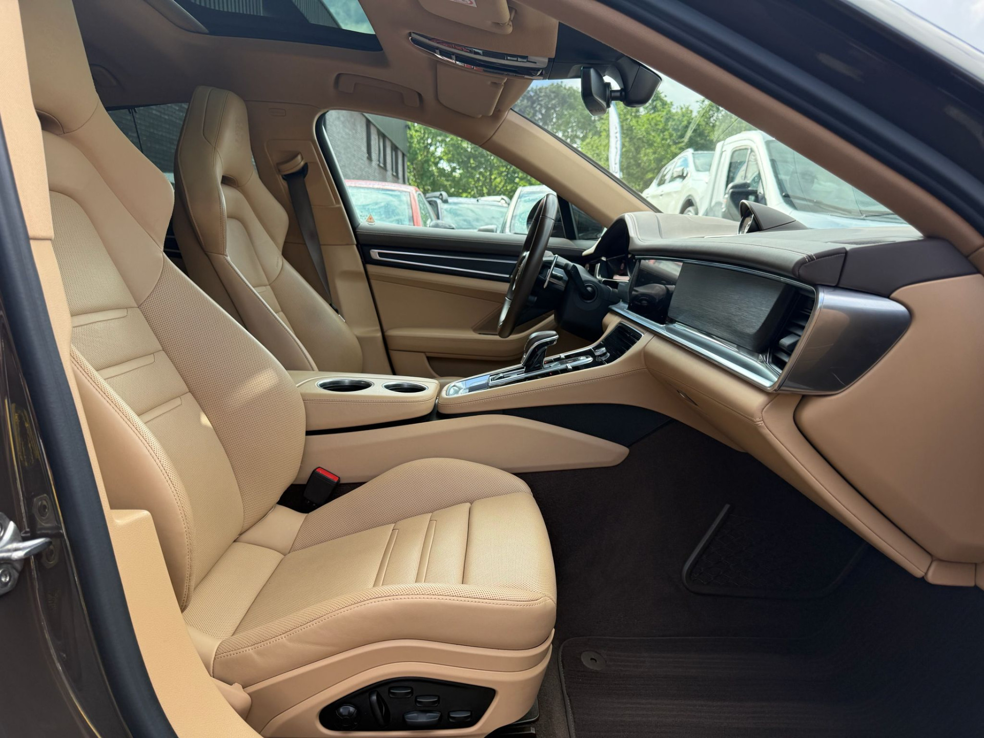 Foto van Porsche Panamera 4 E-hybrid