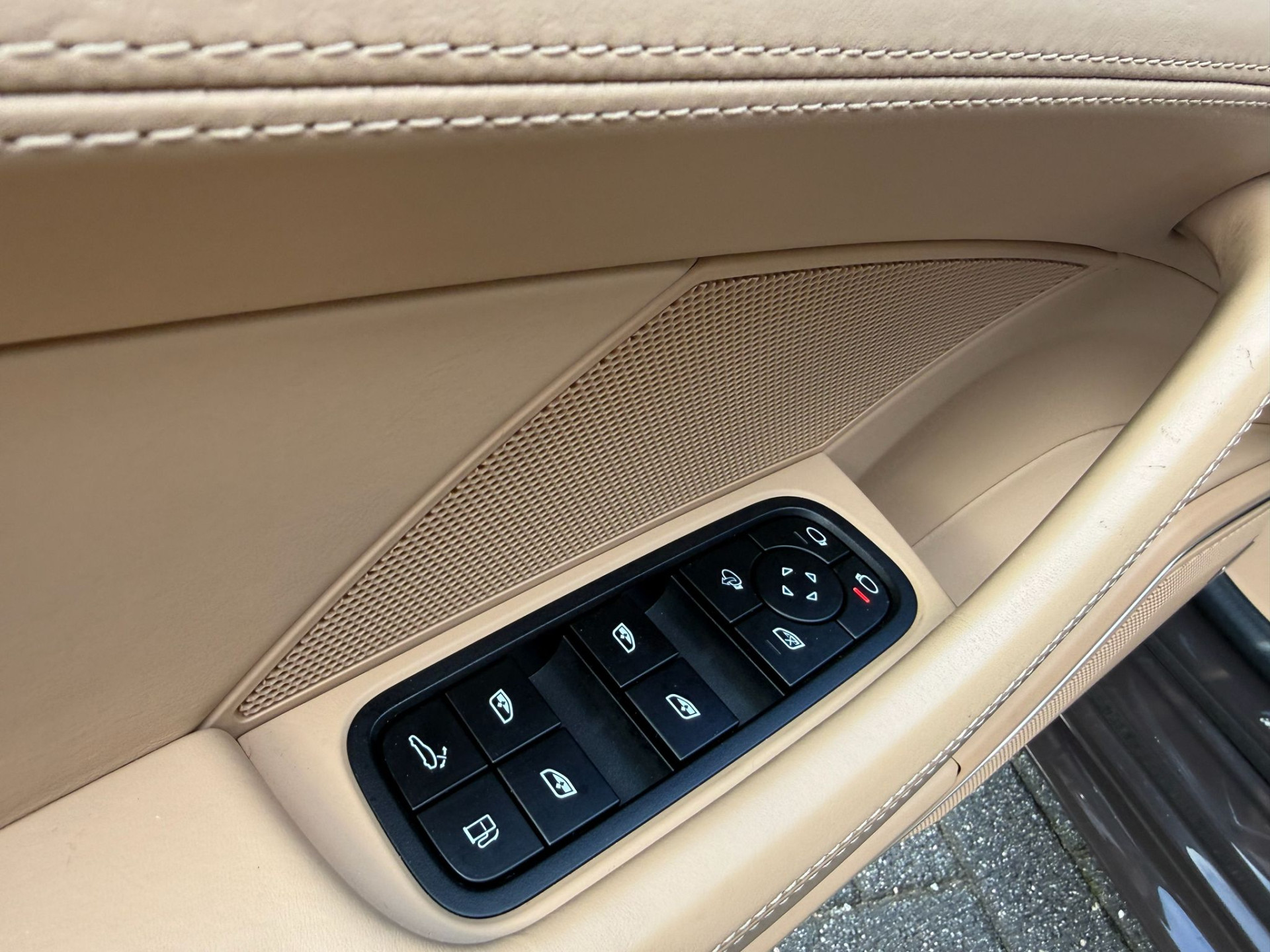 Foto van Porsche Panamera 4 E-hybrid