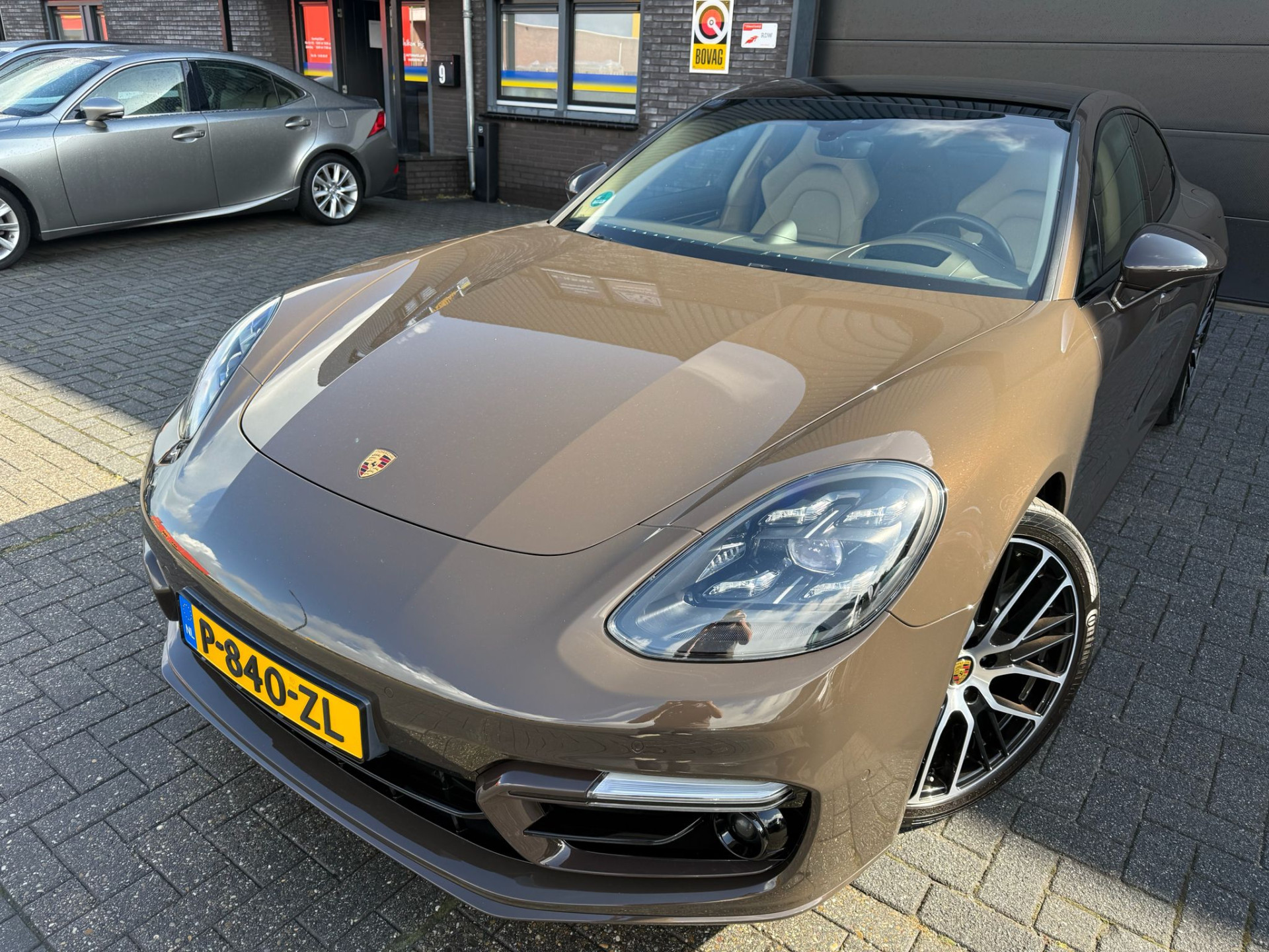 Foto van Porsche Panamera 4 E-hybrid