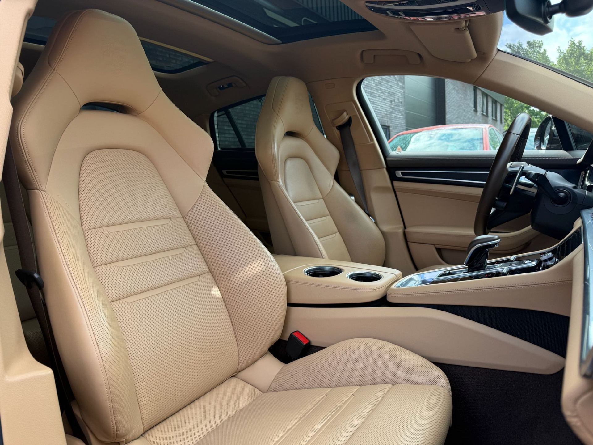 Foto van Porsche Panamera 4 E-hybrid