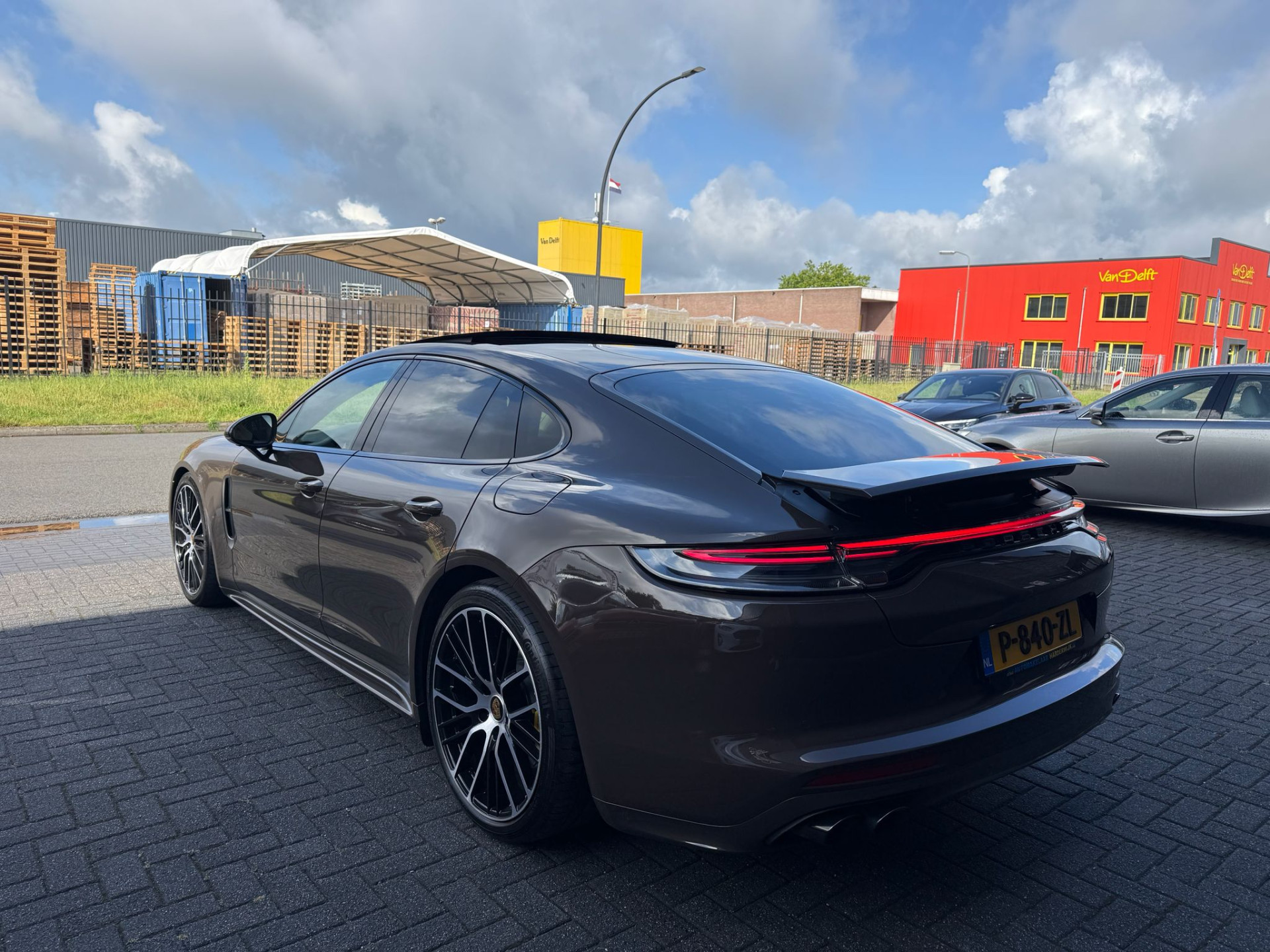 Foto van Porsche Panamera 4 E-hybrid