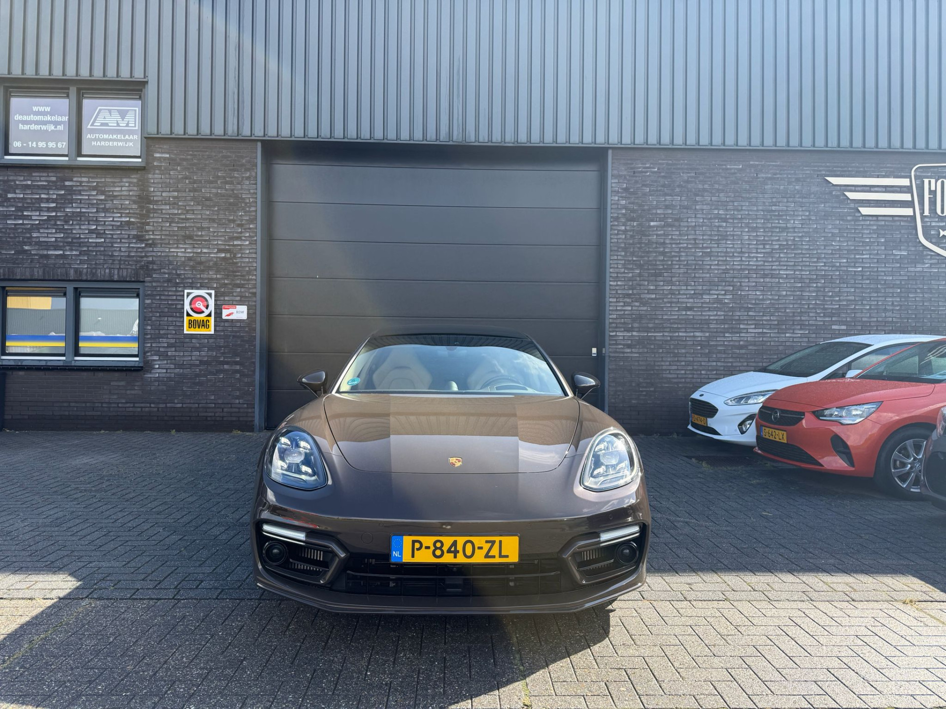Foto van Porsche Panamera 4 E-hybrid