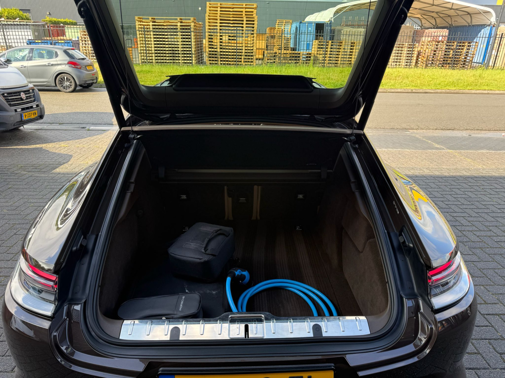 Foto van Porsche Panamera 4 E-hybrid