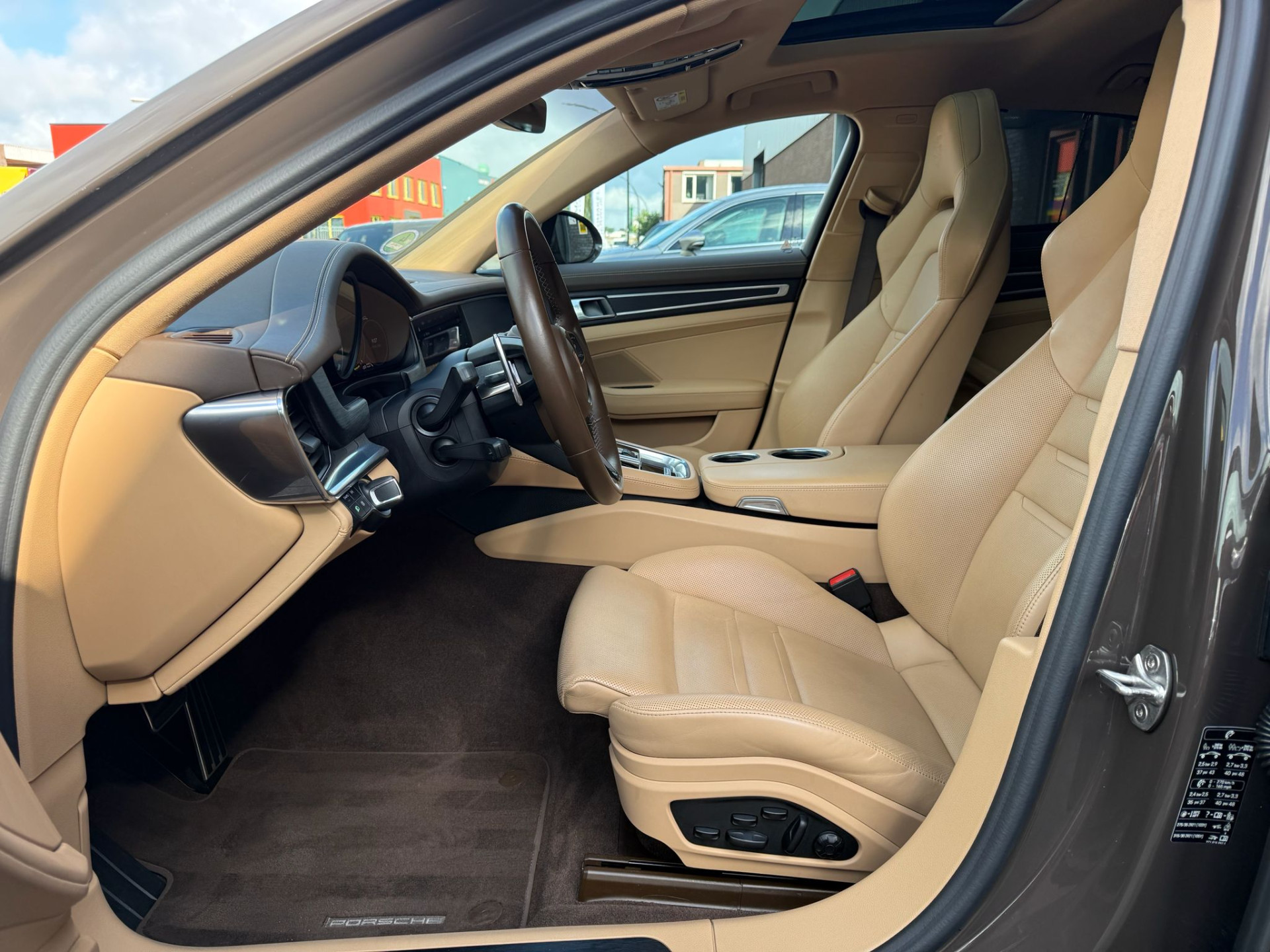 Foto van Porsche Panamera 4 E-hybrid