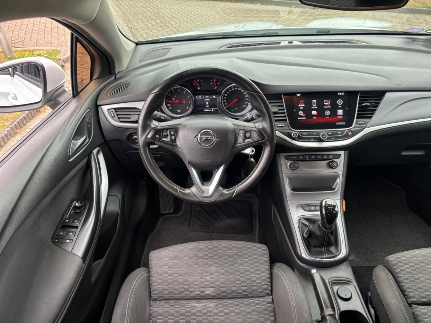 Foto van Opel Astra Sports Tourer