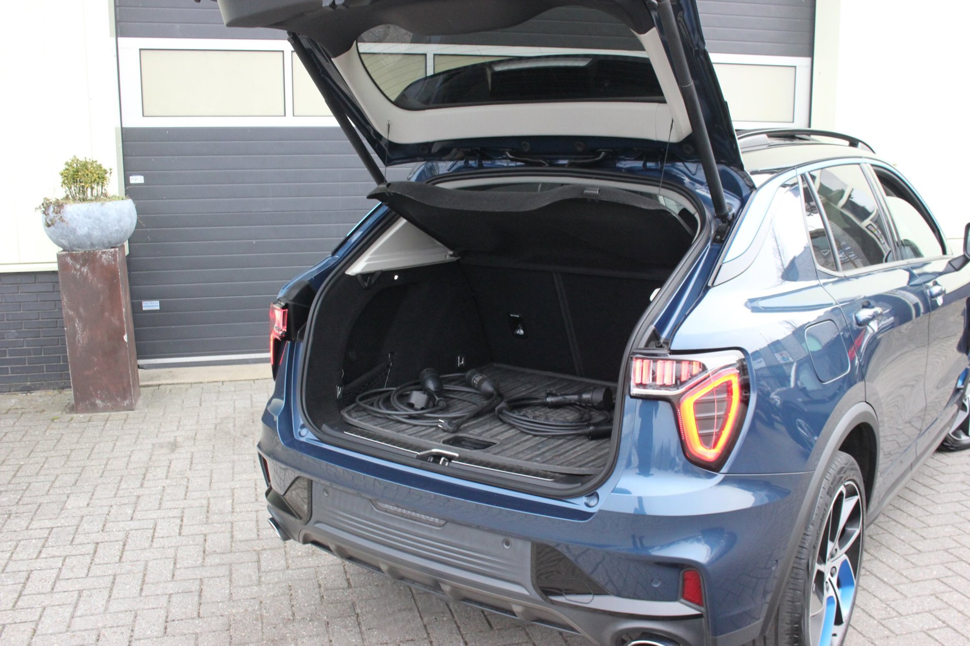 Foto van Lynk&co LYNK & Co 01