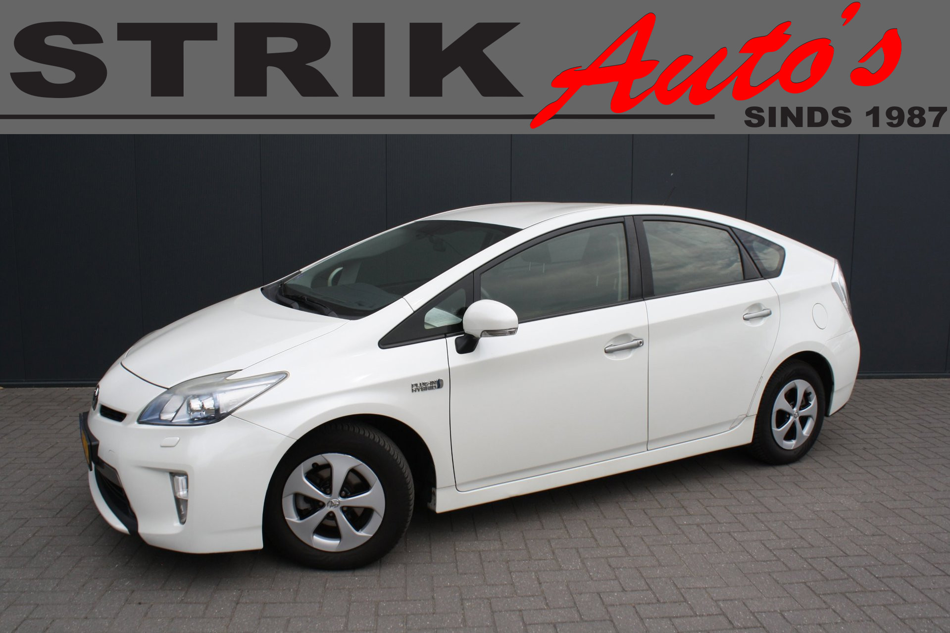 Toyota Toyota Prius Plug-in Hybrid 1.8 Plug-in Dynamic Business - NAVIGATIE - CAMERA - LEDER 2012 - voorkant