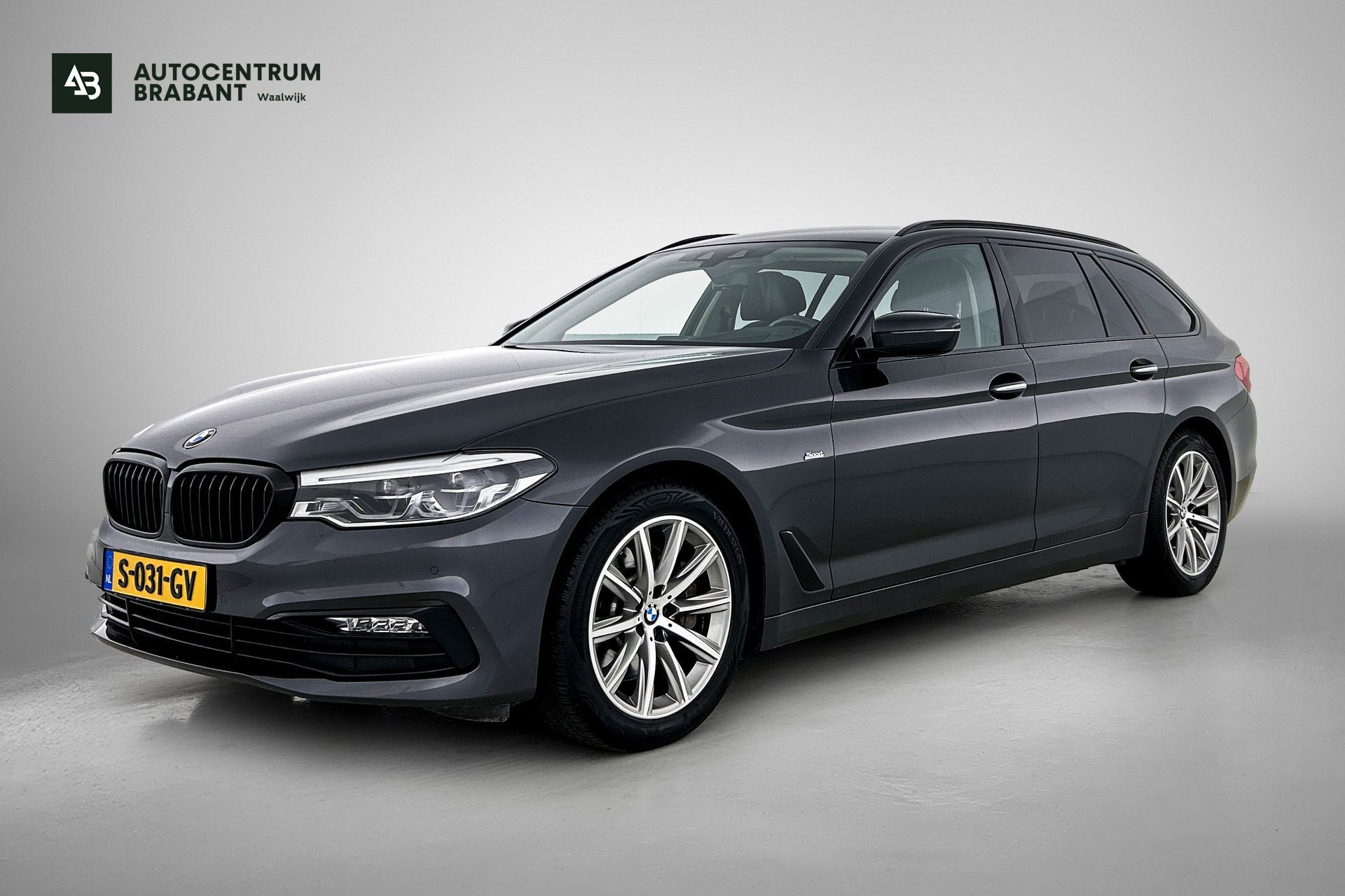 BMW 530i 530i High Executive (Goed OndH, Navi, Stoel Ver + Koel, Camera, Head-up, Comfort Stoelen, Etc) 2017 - voorkant